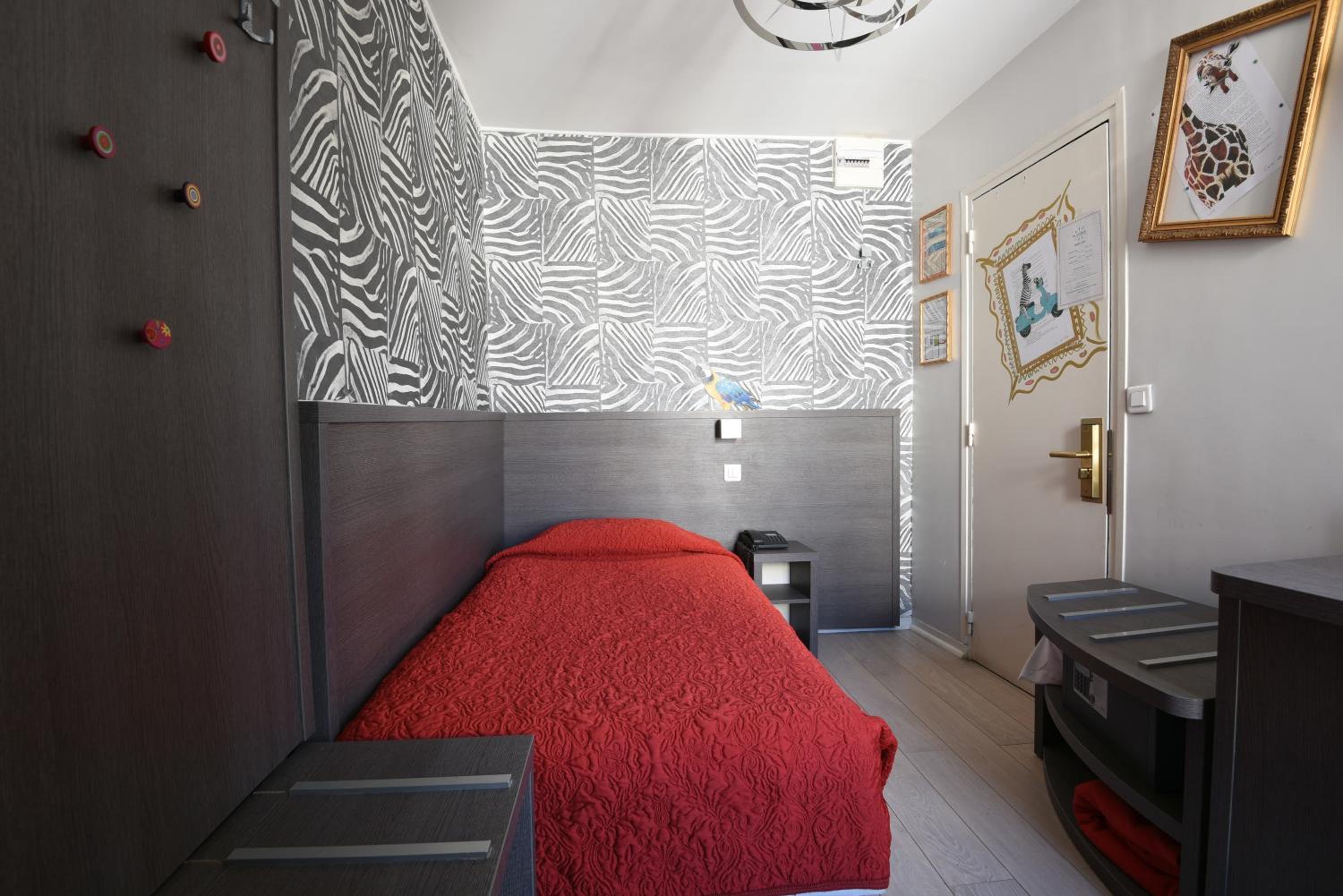 Single Room photo 2