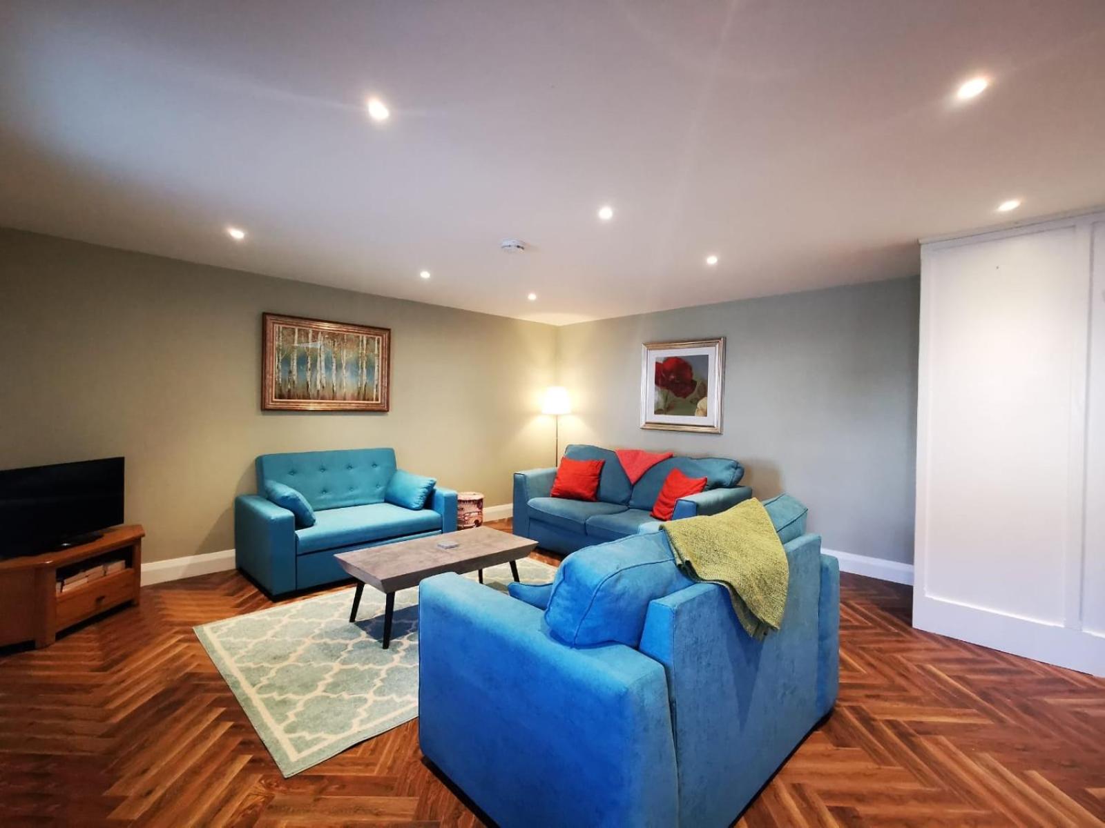 Two-Bedroom House photo 1
