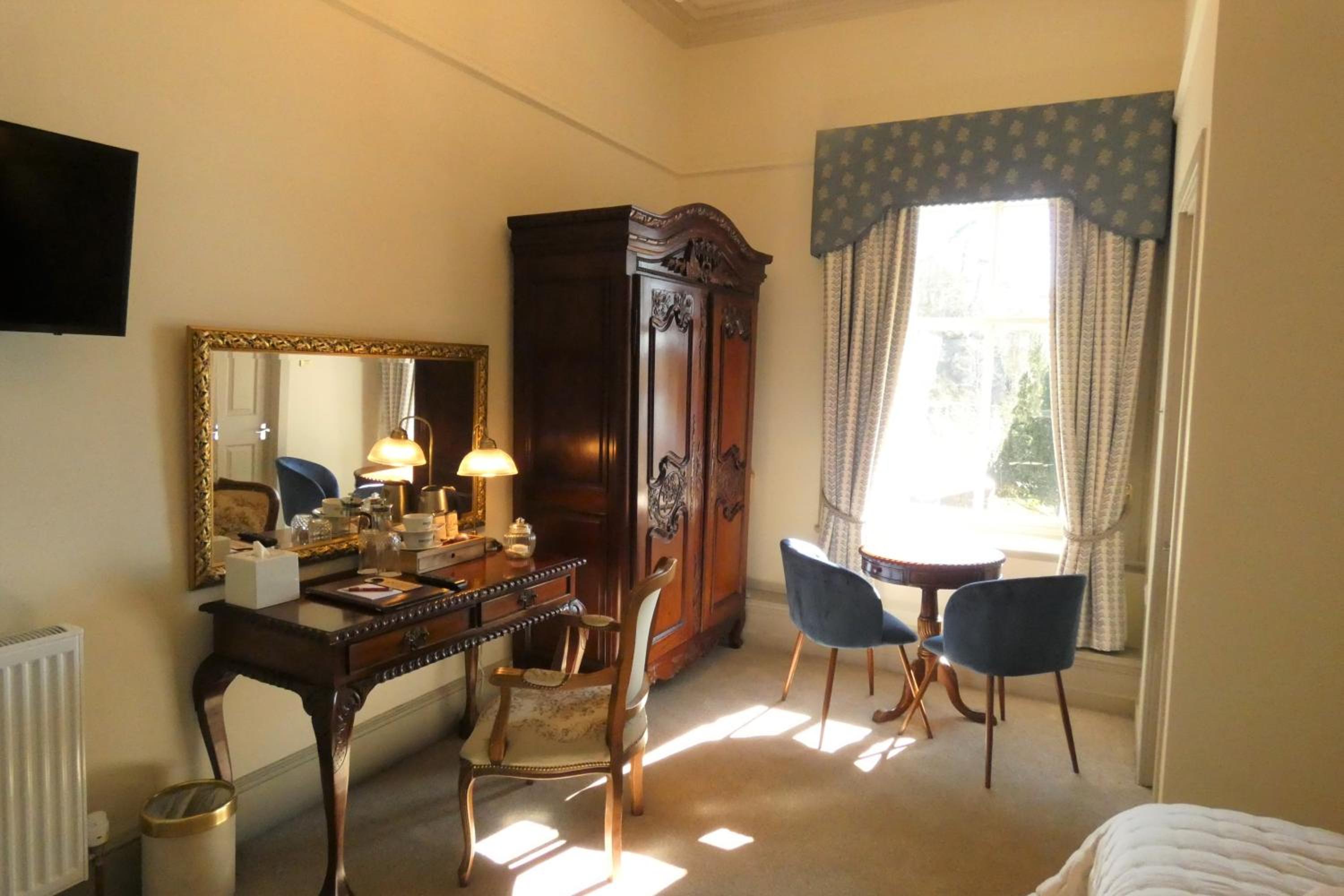 Deluxe King Room photo 3