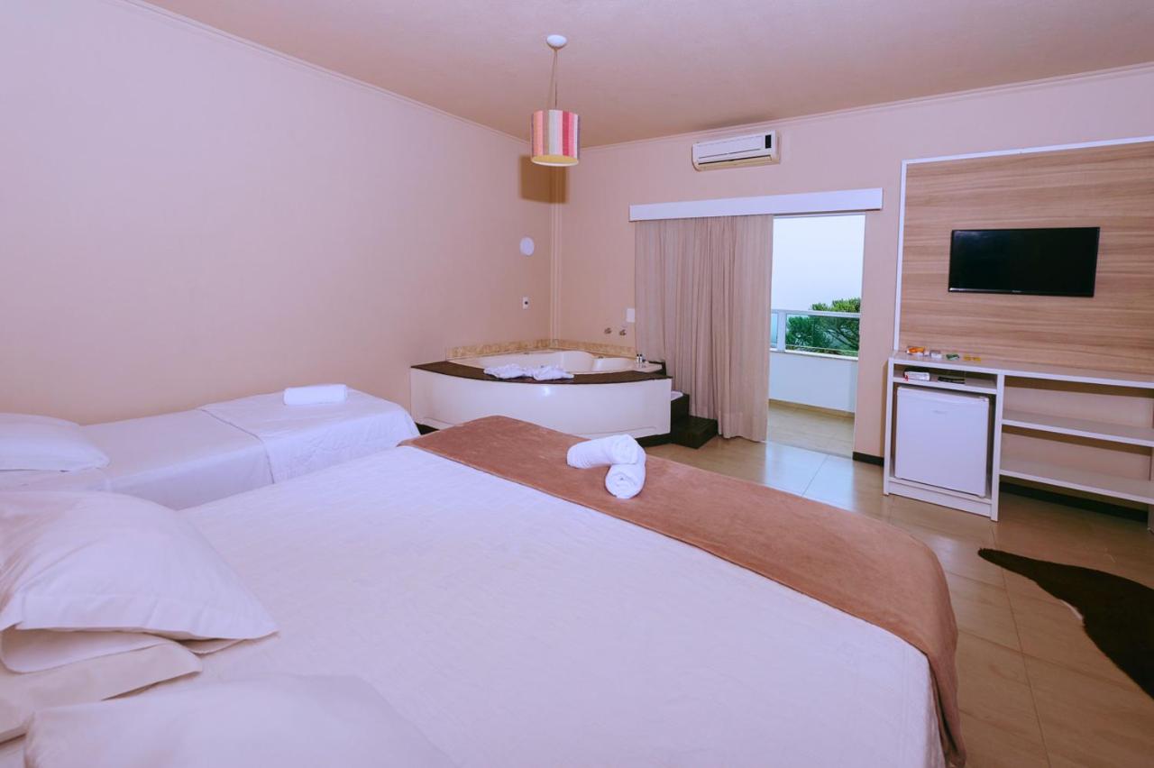 Suite with Spa Bath photo 3