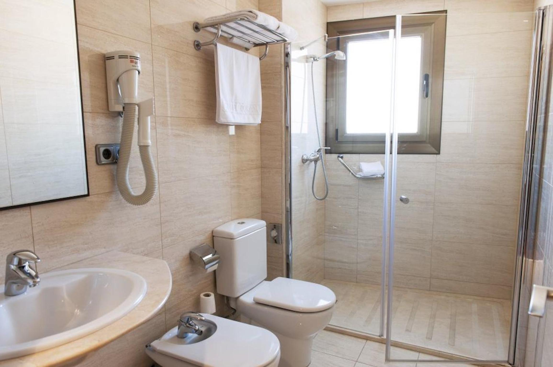 Double Room - Photo 4