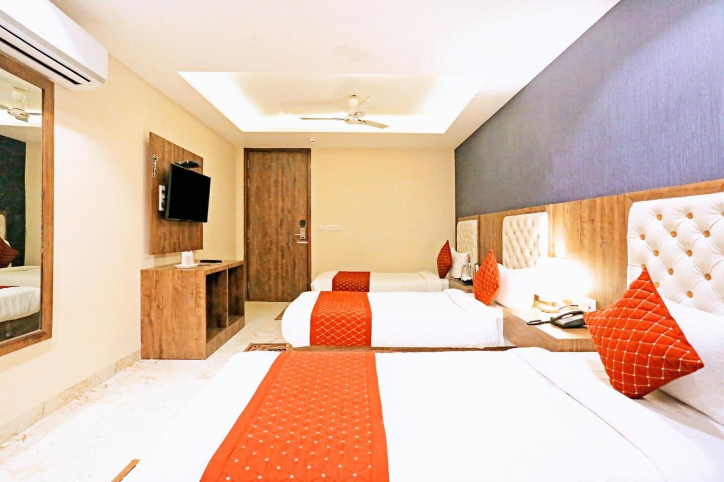 Classic Triple Room - Photo 15