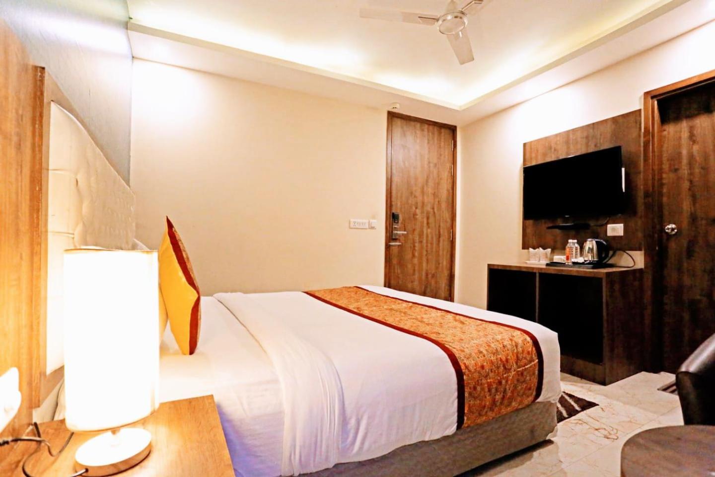 Deluxe Double or Twin Room