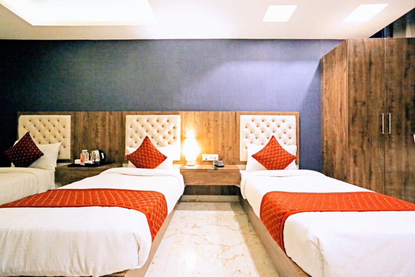 Classic Triple Room - Photo 13