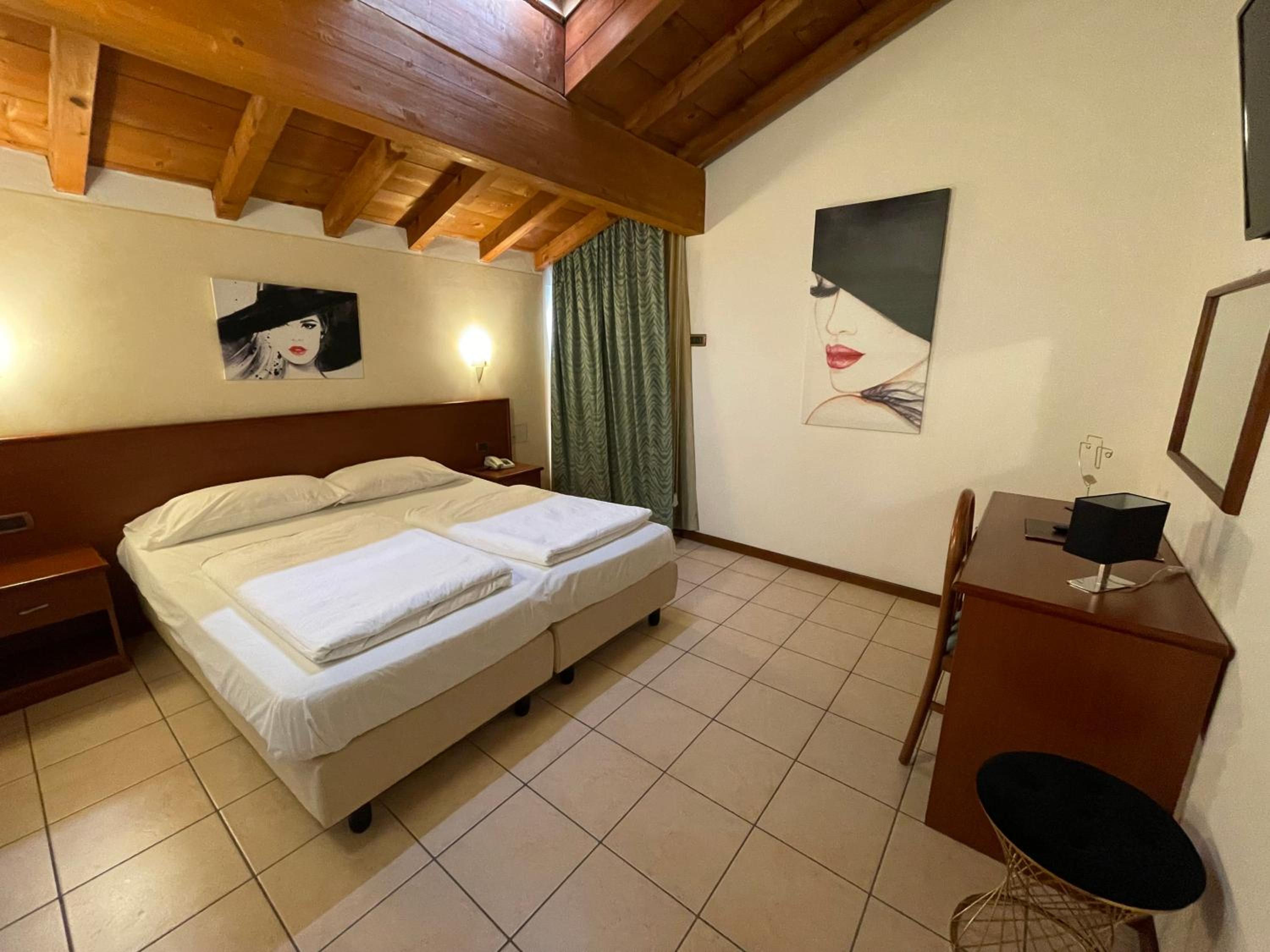 Economy Double Room - Photo 1
