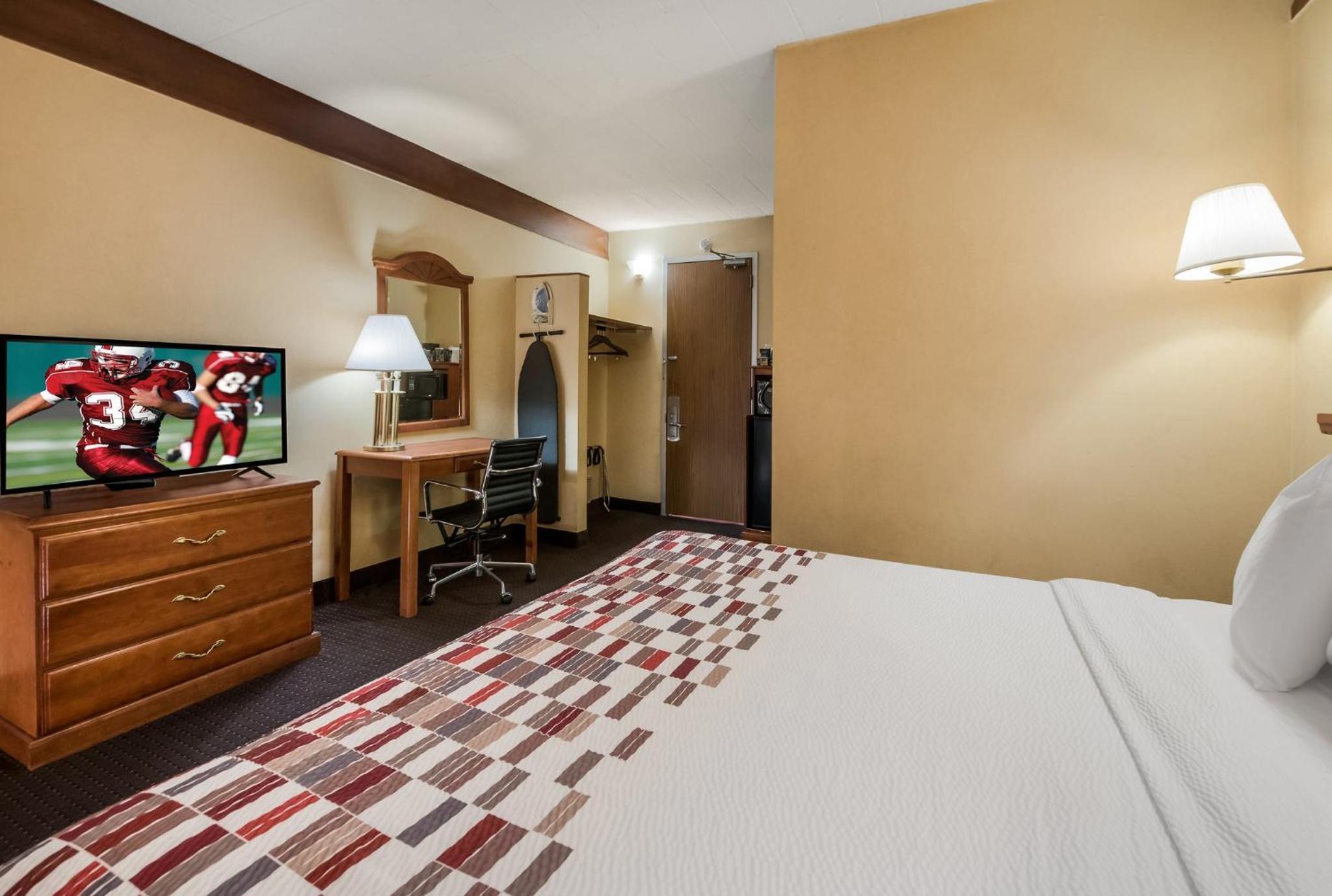 King Room - Non-Smoking photo 2