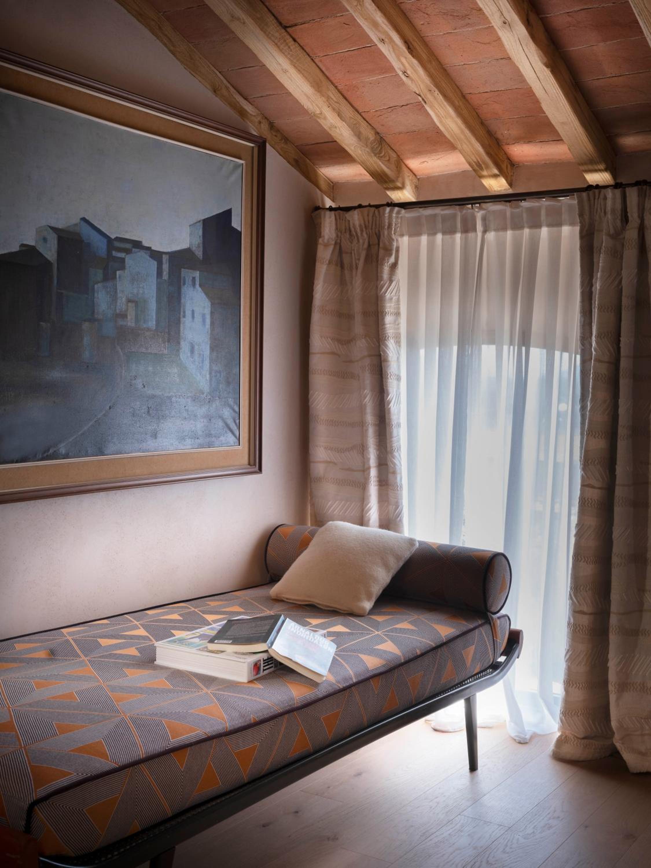 Deluxe Suite photo 2