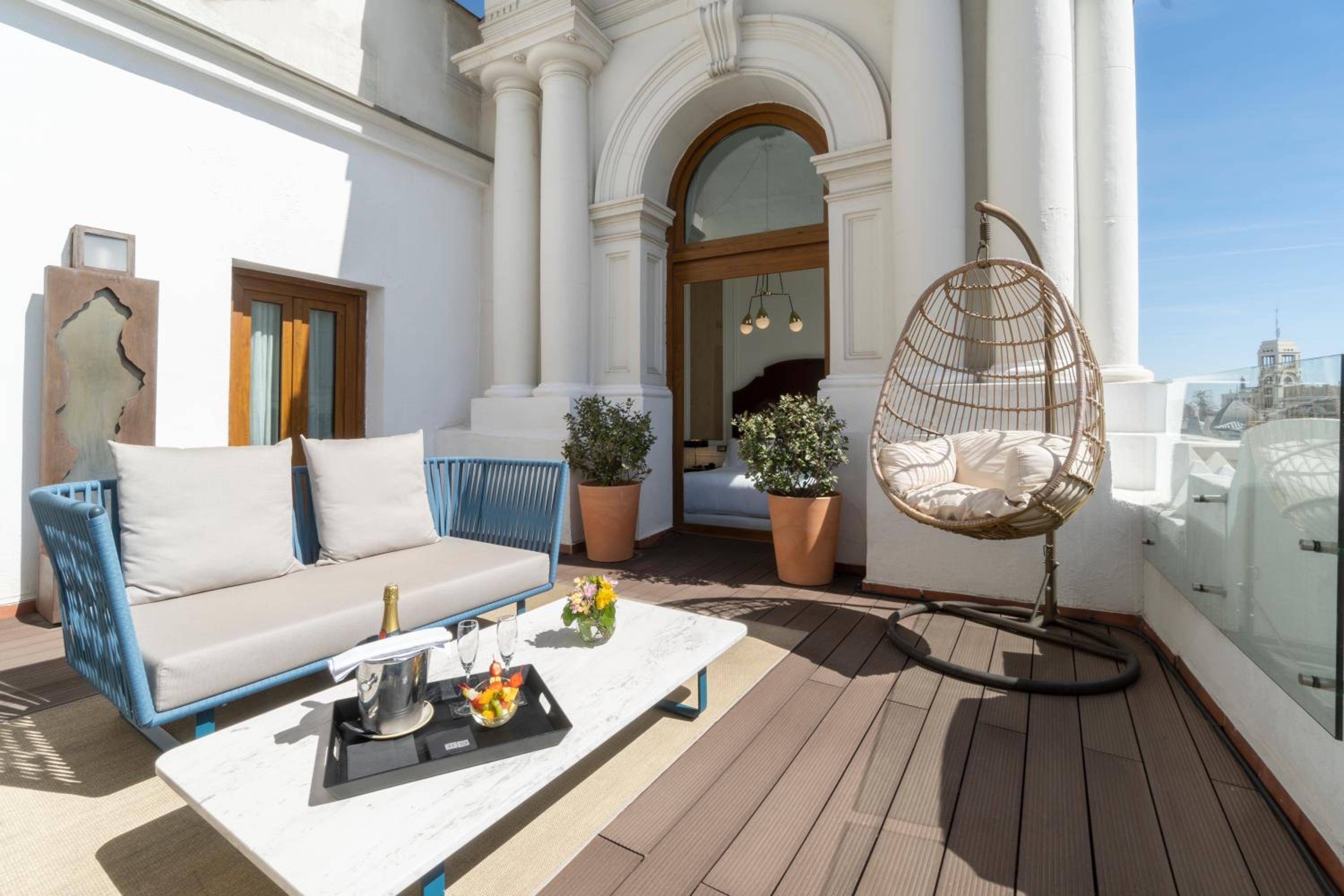 Junior Suite with Terrace - Photo 8