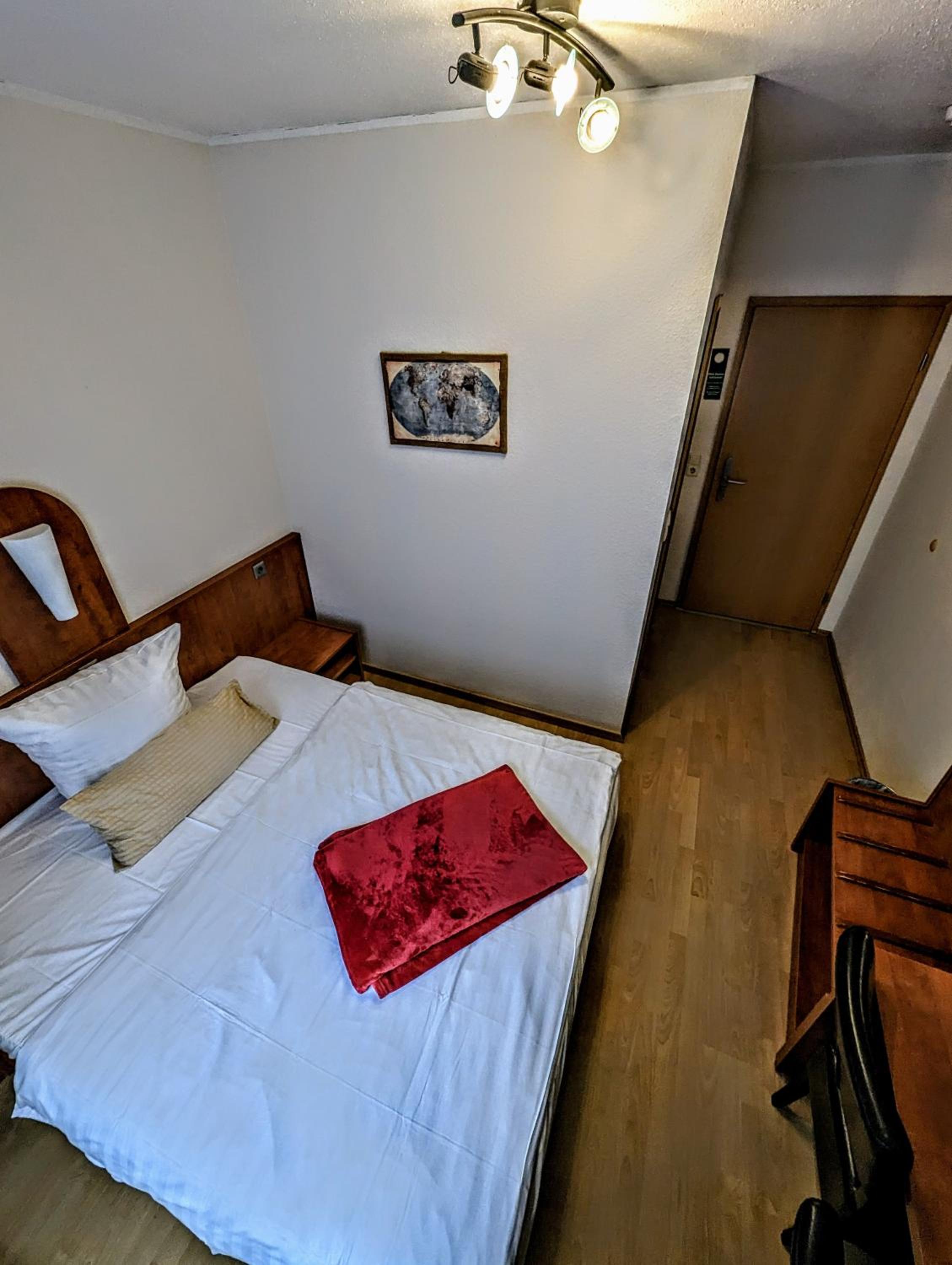 Queen Room - Photo 2