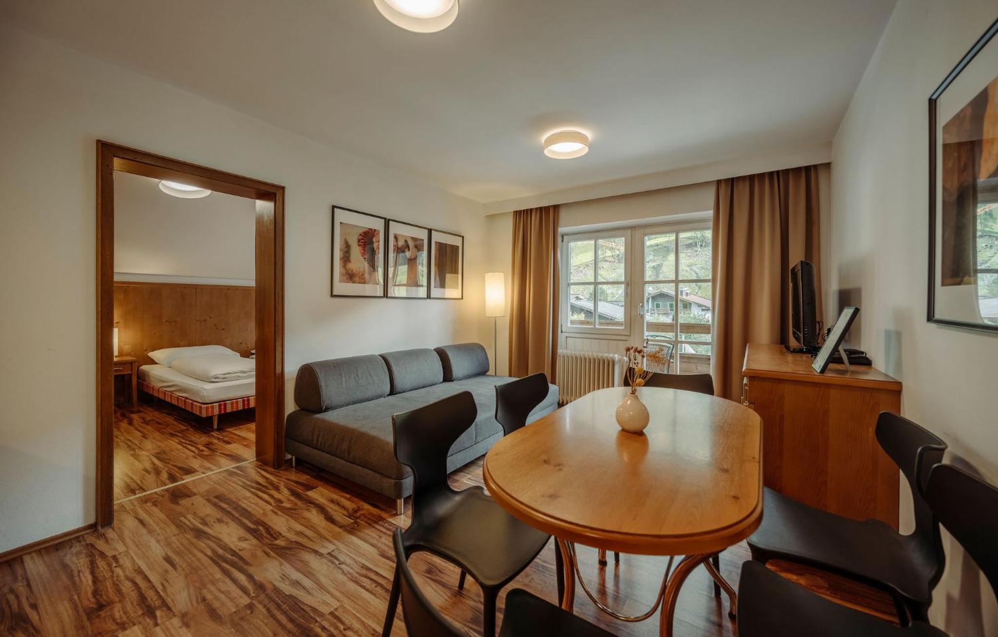 Apartment with Balcony photo 1