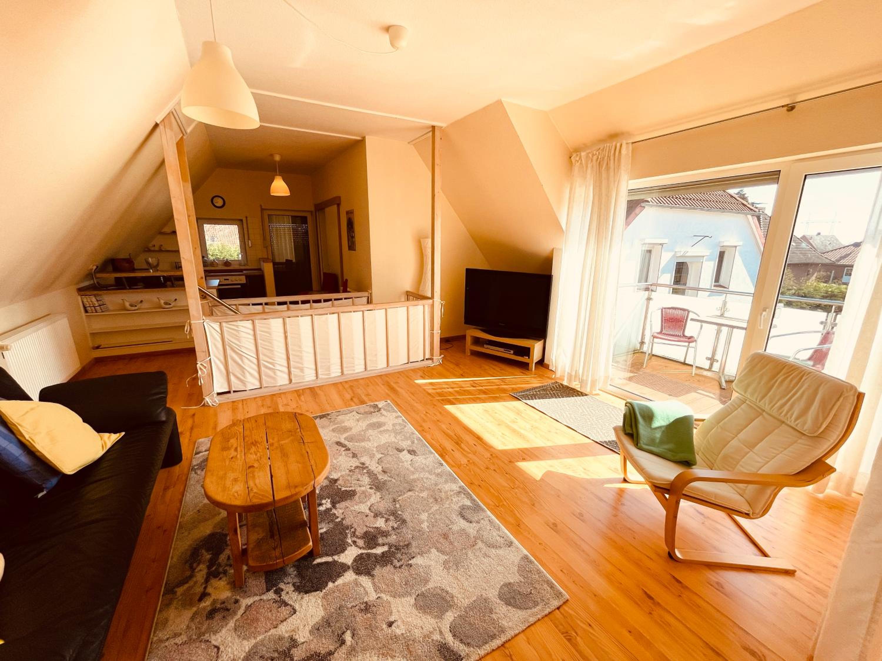 Apartment With Balcony - Annex