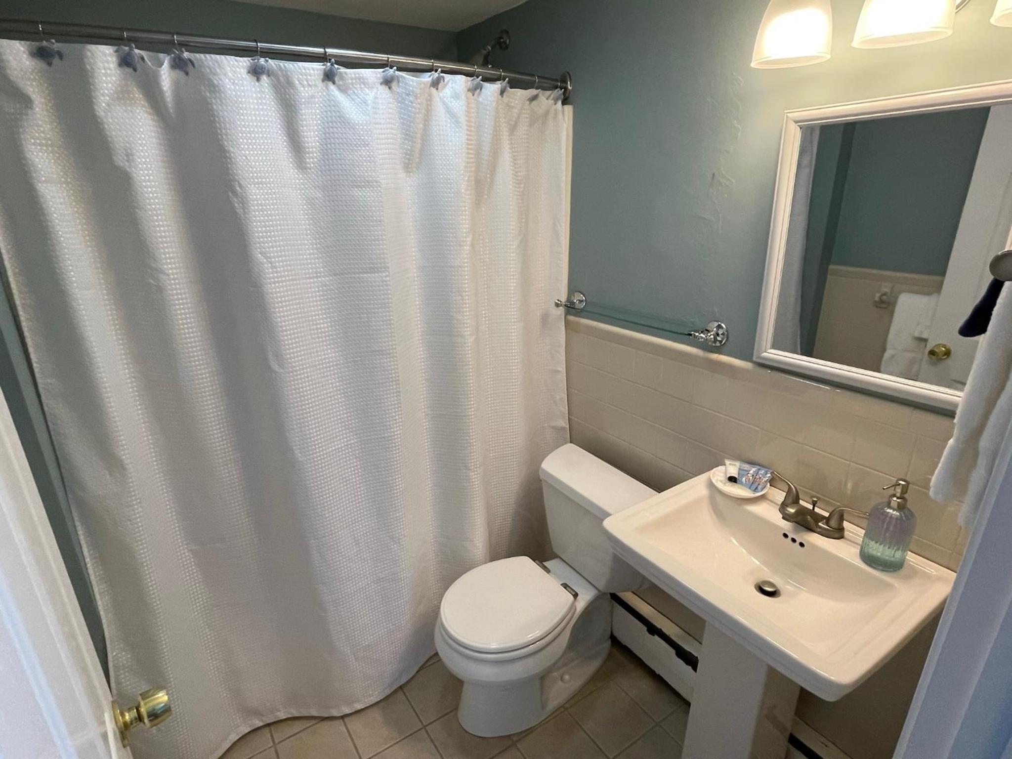 Deluxe Queen Room with Two Queen Beds photo 2