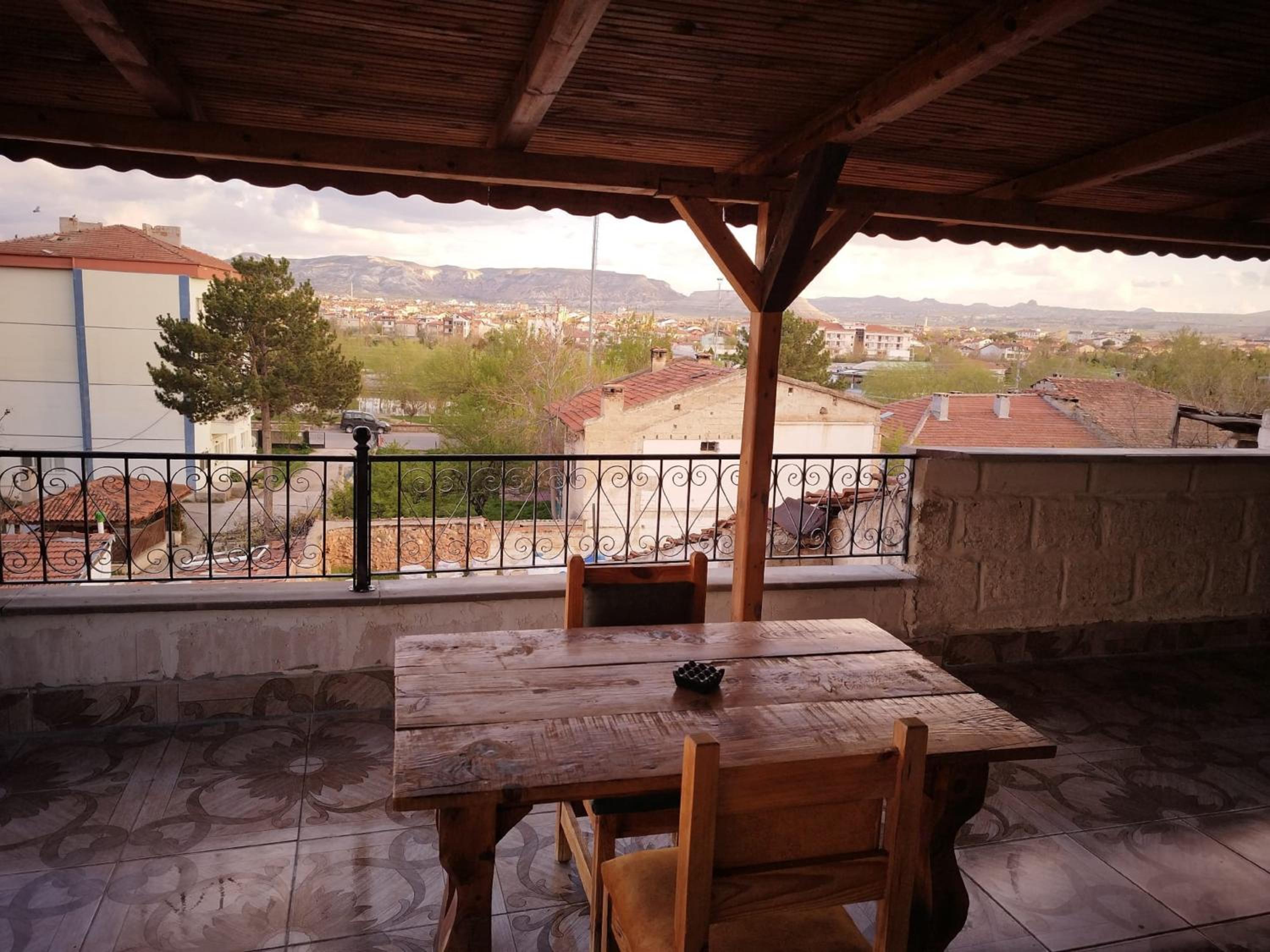 King Room with Lake View - Photo 7