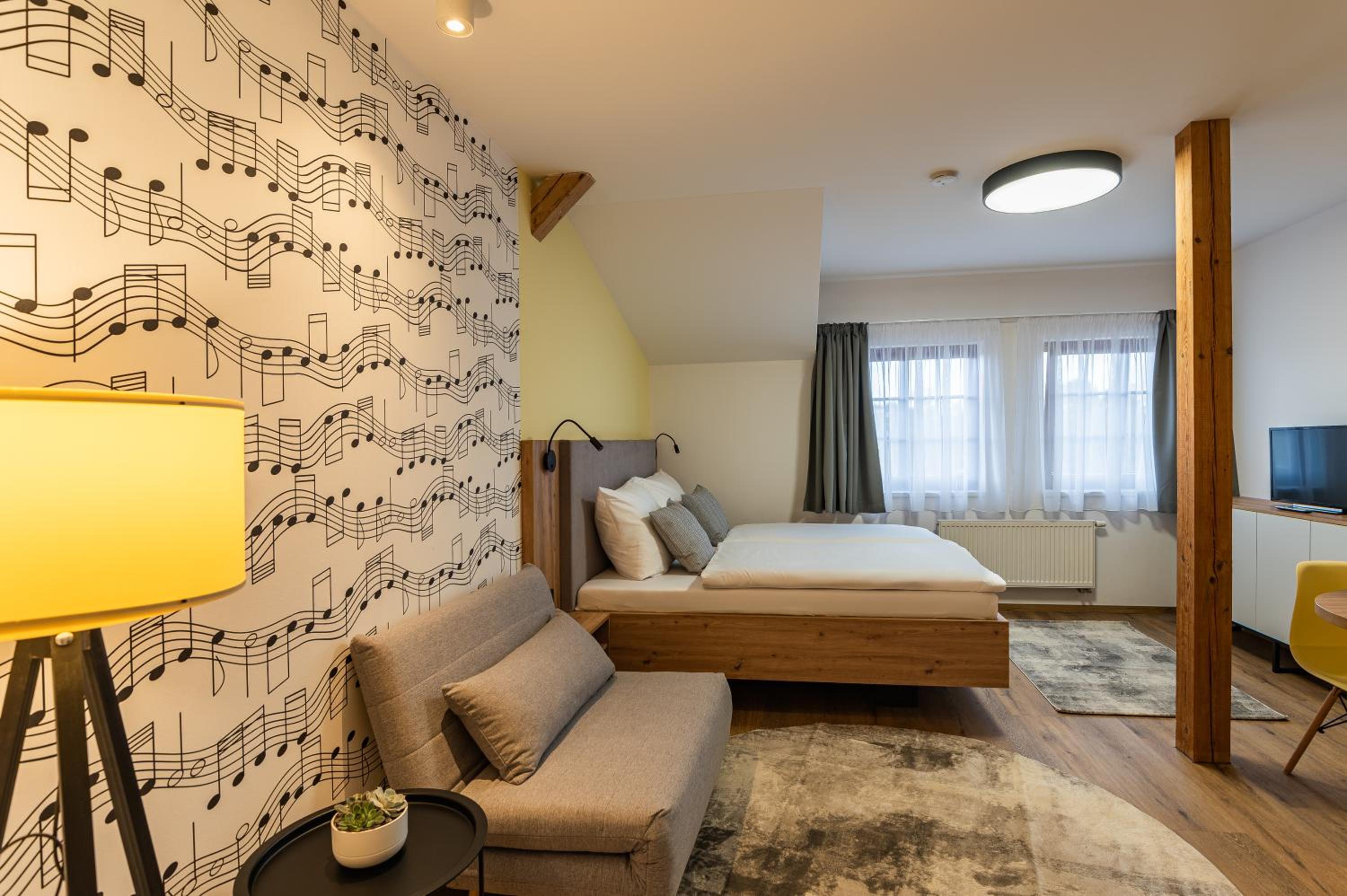 King Studio with Sofa Bed