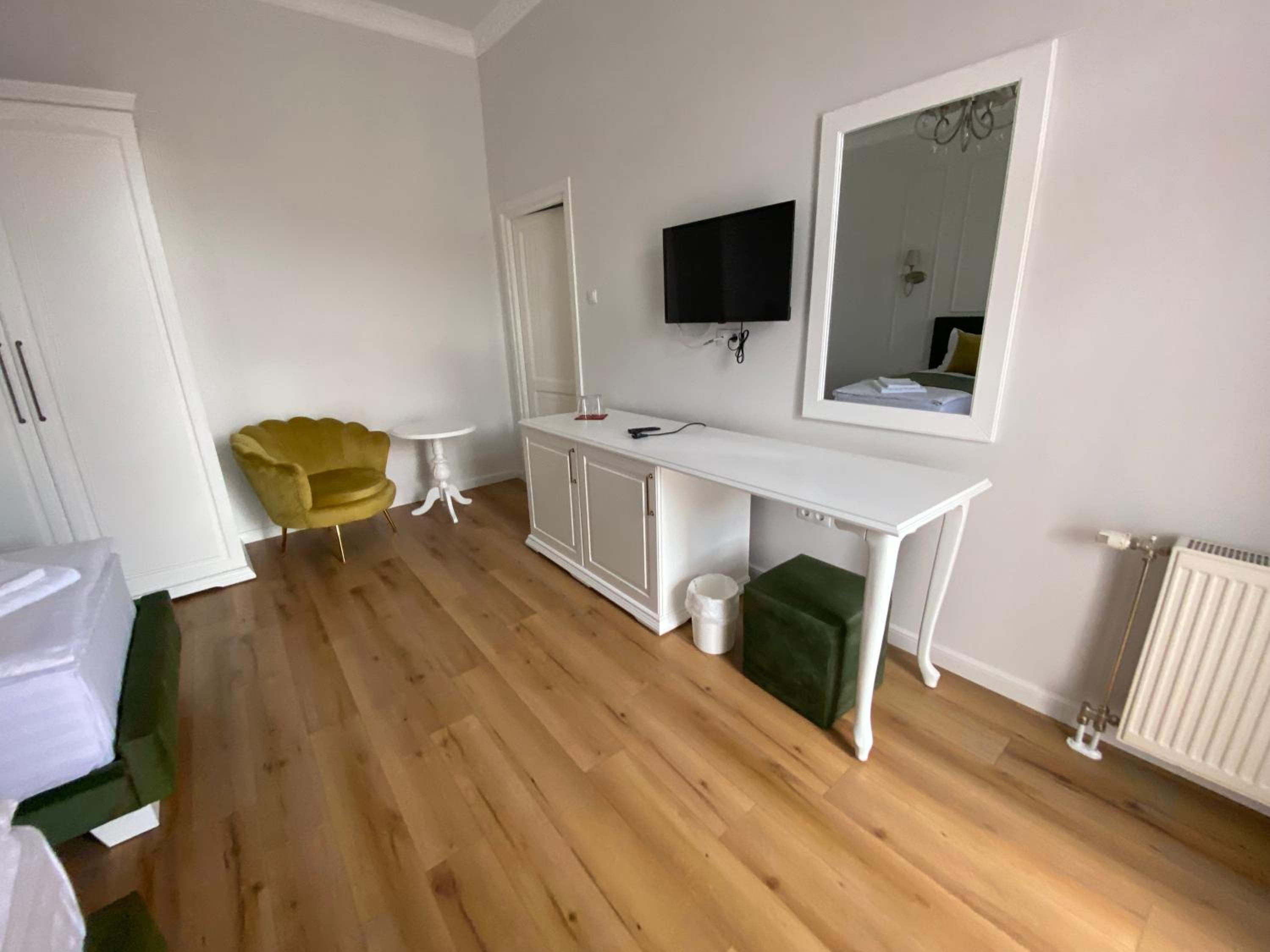 Standard Twin Room photo 3