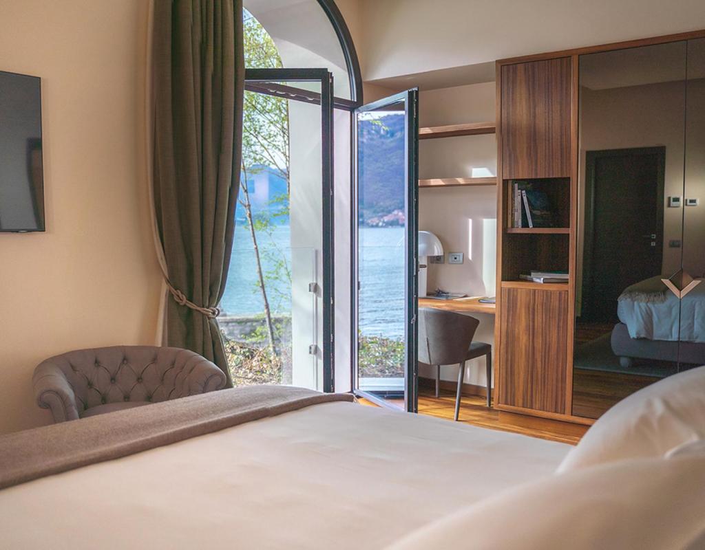 Junior Suite with Lake View - Separate building