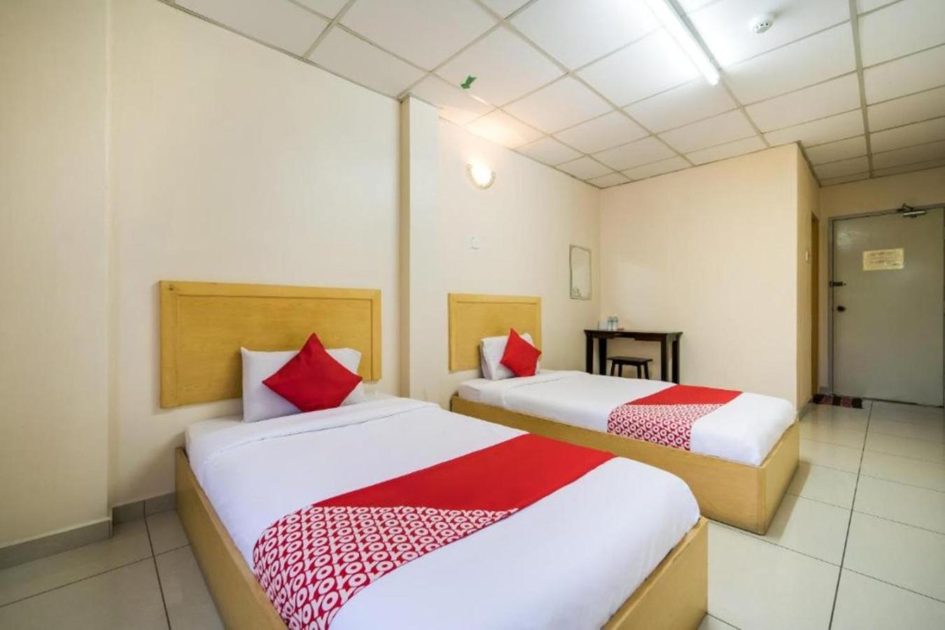 Deluxe Twin Room - Photo 2
