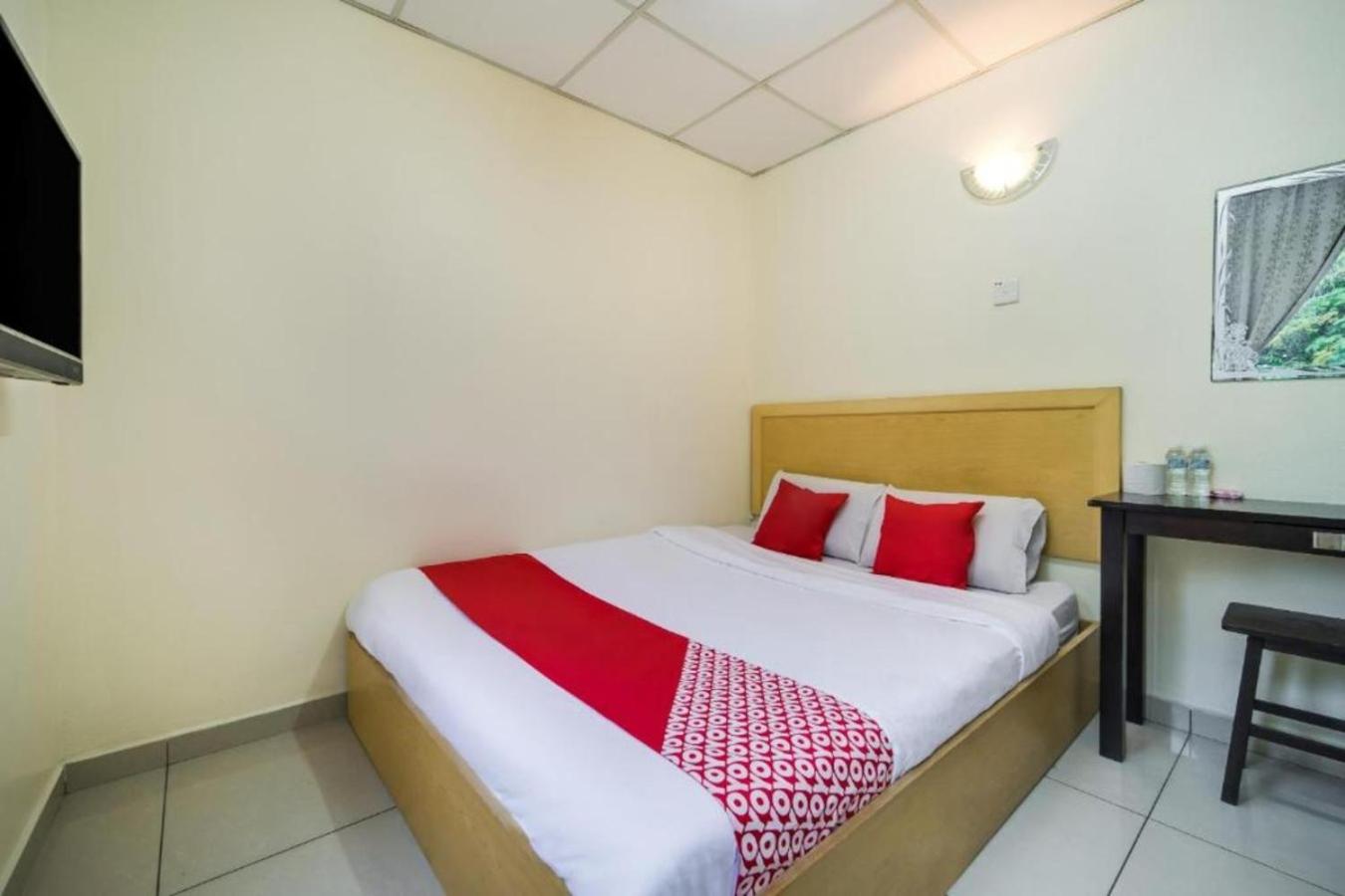 Standard Double Room - Photo 2