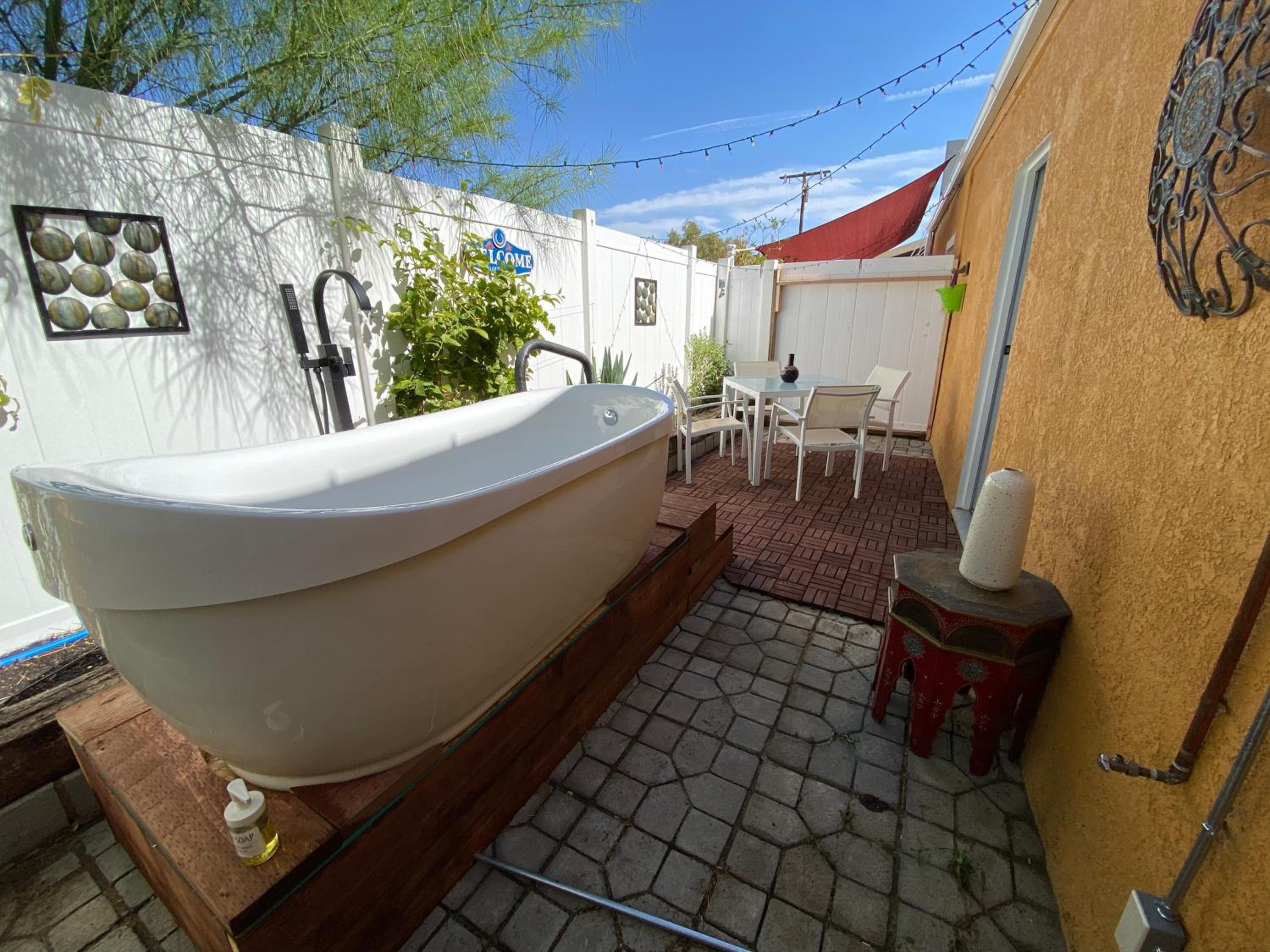 Double Room with Patio - Photo 5
