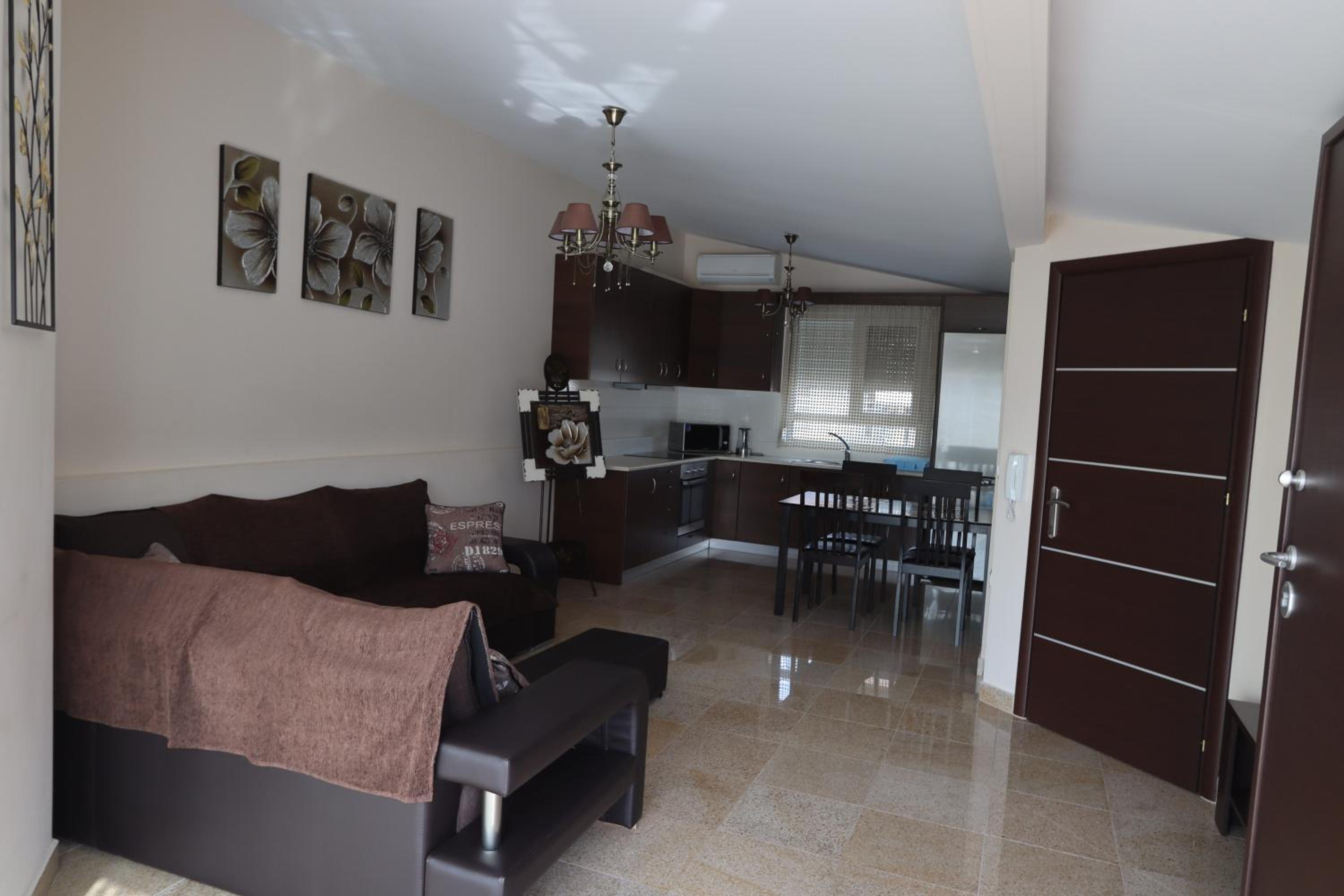 Apartment with Mountain View photo 3