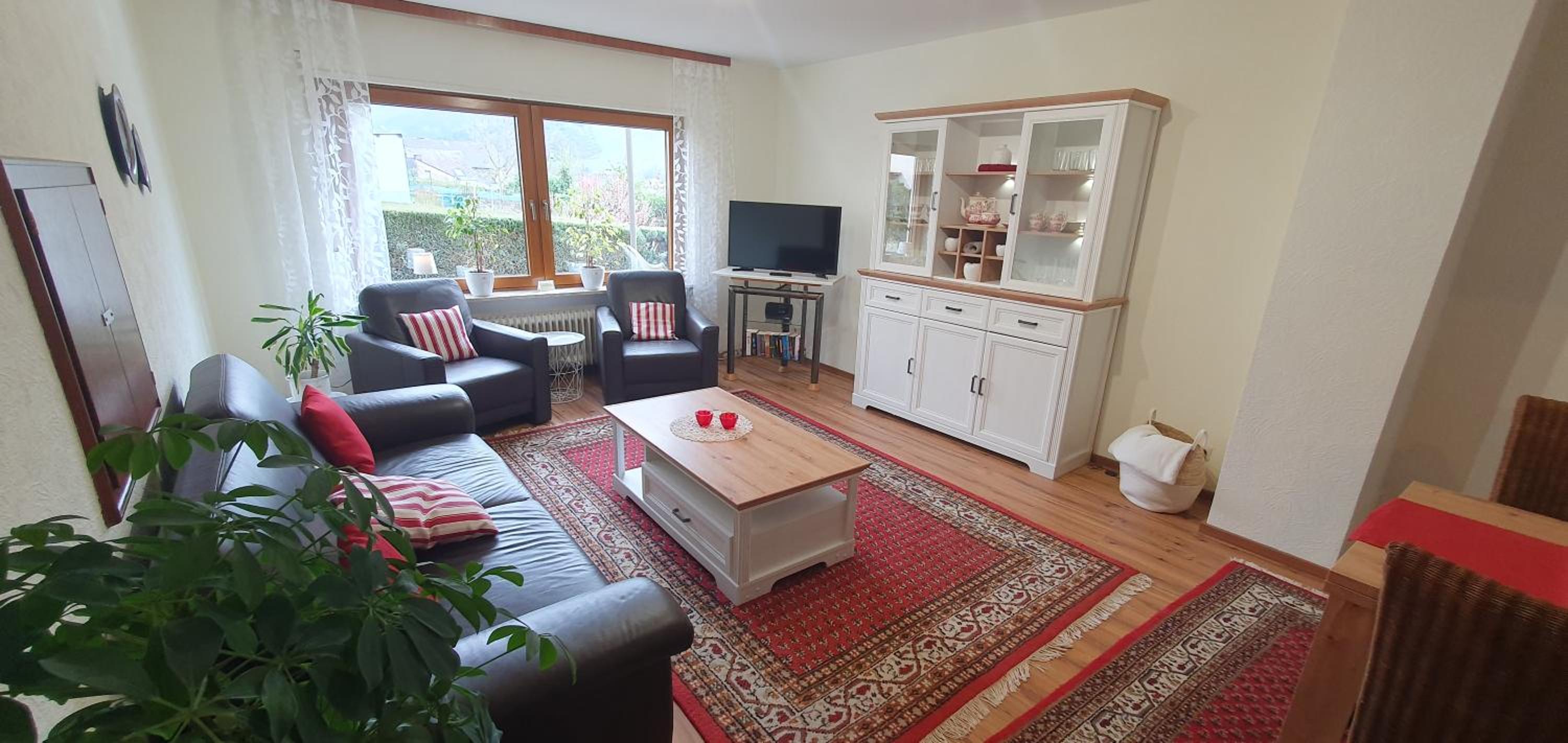Two-Bedroom Apartment with Garden photo 1