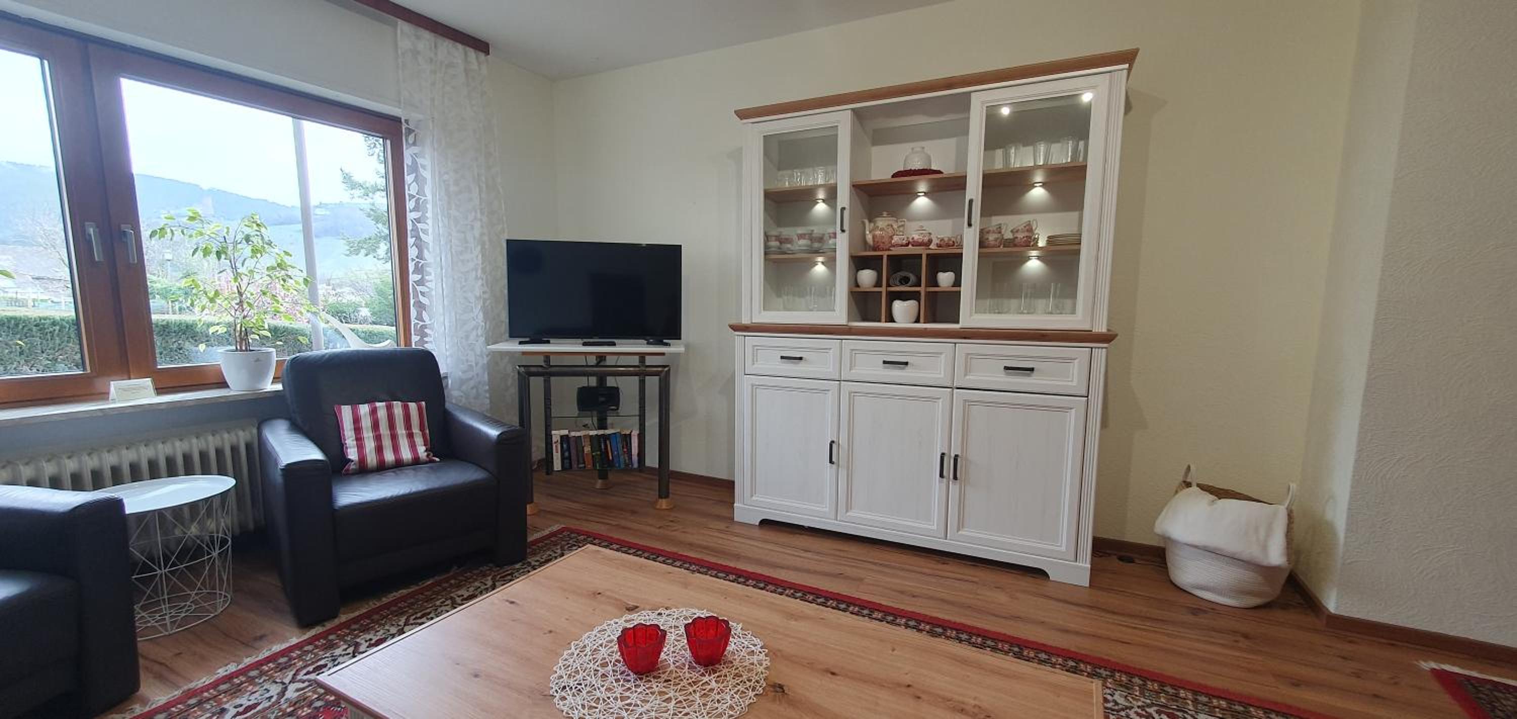Two-Bedroom Apartment with Garden photo 2