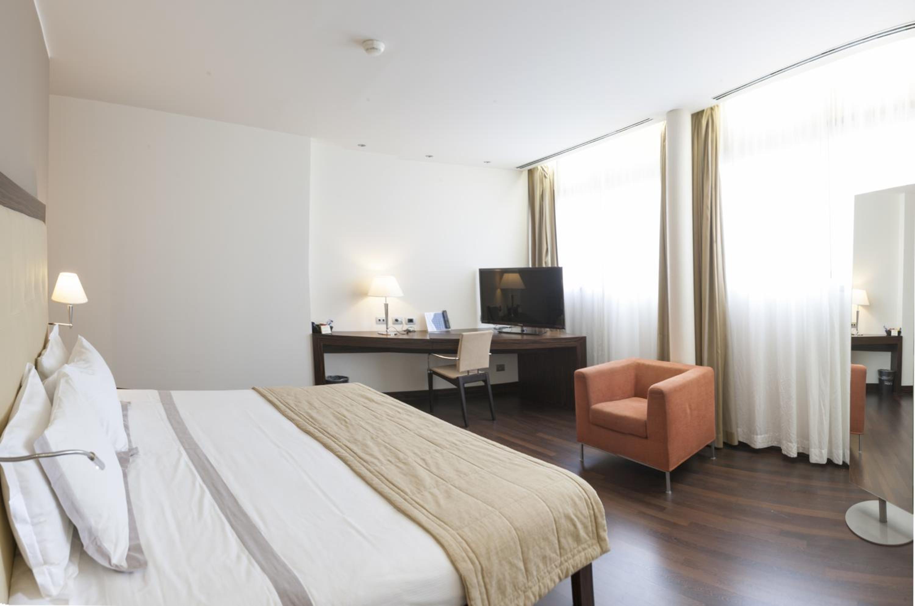 Suite - Photo 4