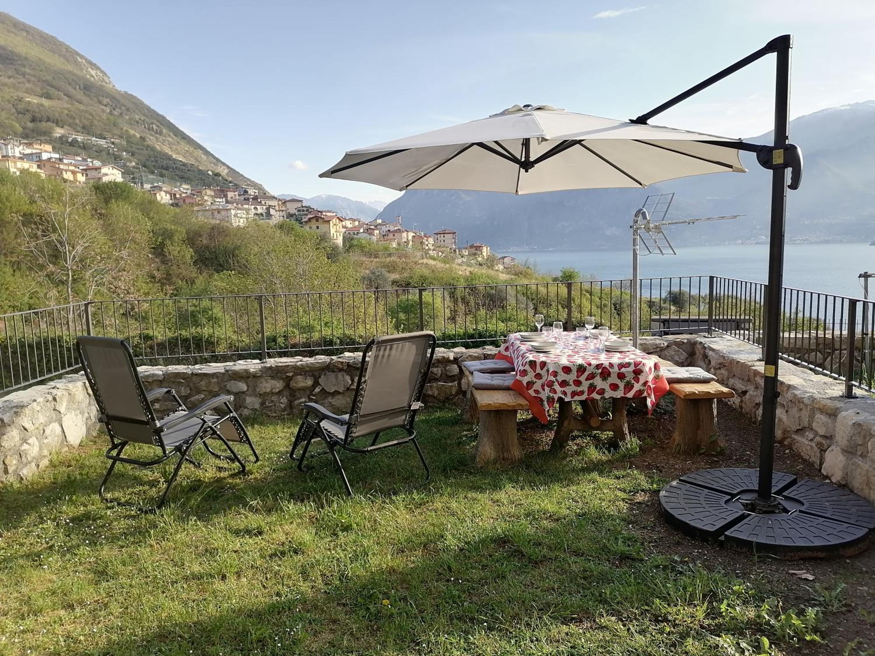 Apartment with Lake View - Photo 13