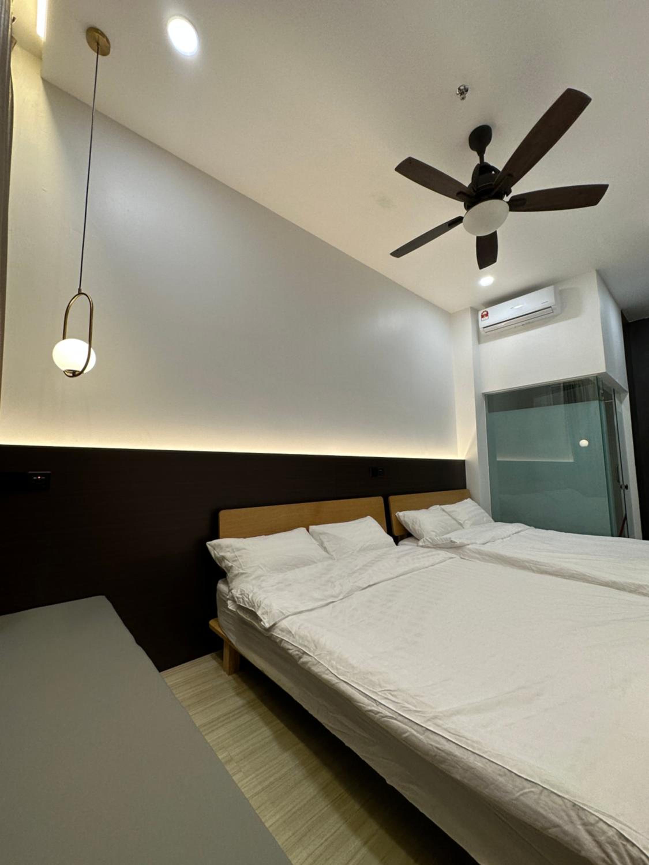 Three-Bedroom Apartment - Photo 18