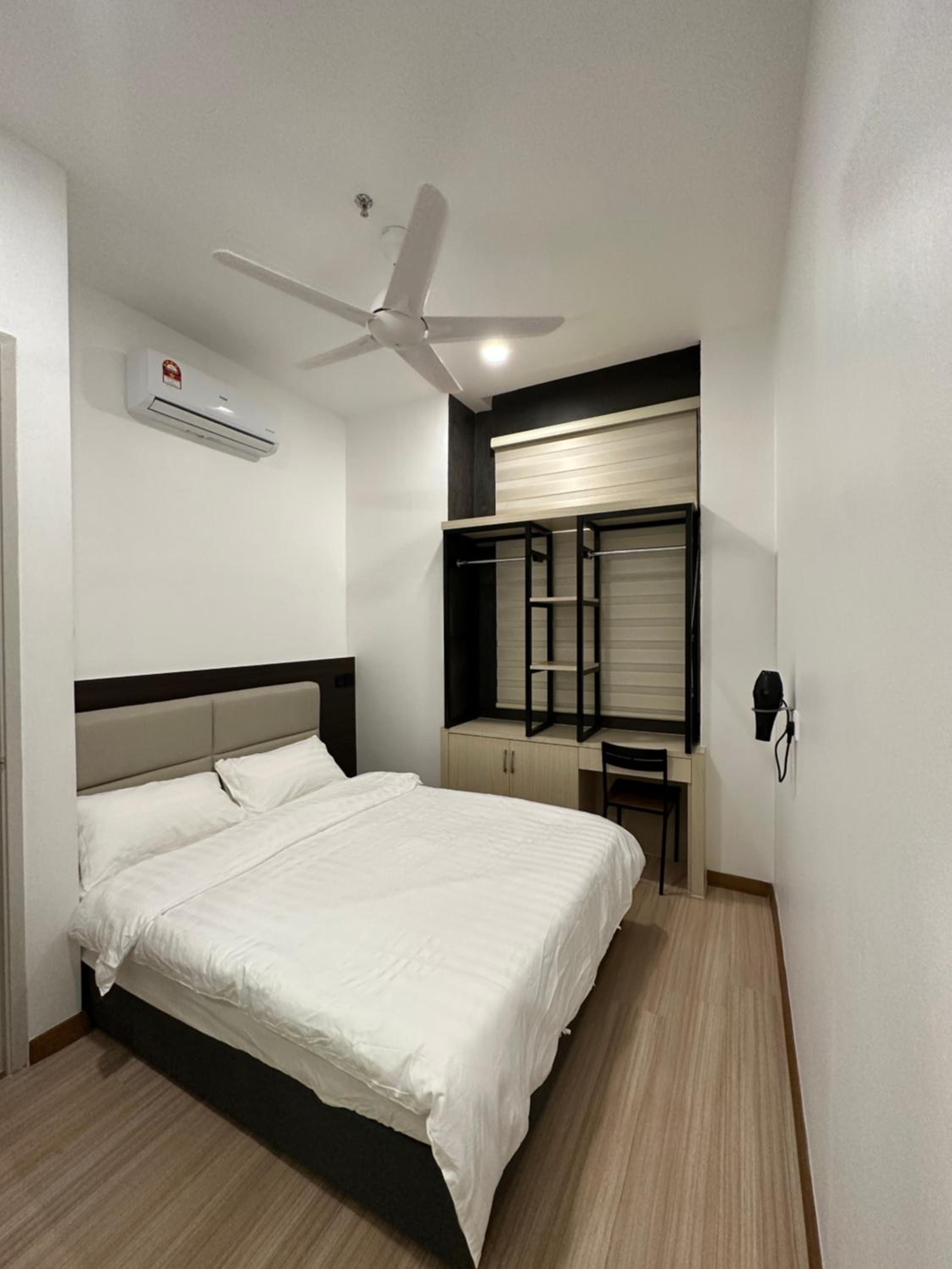 Three-Bedroom Apartment - Photo 16