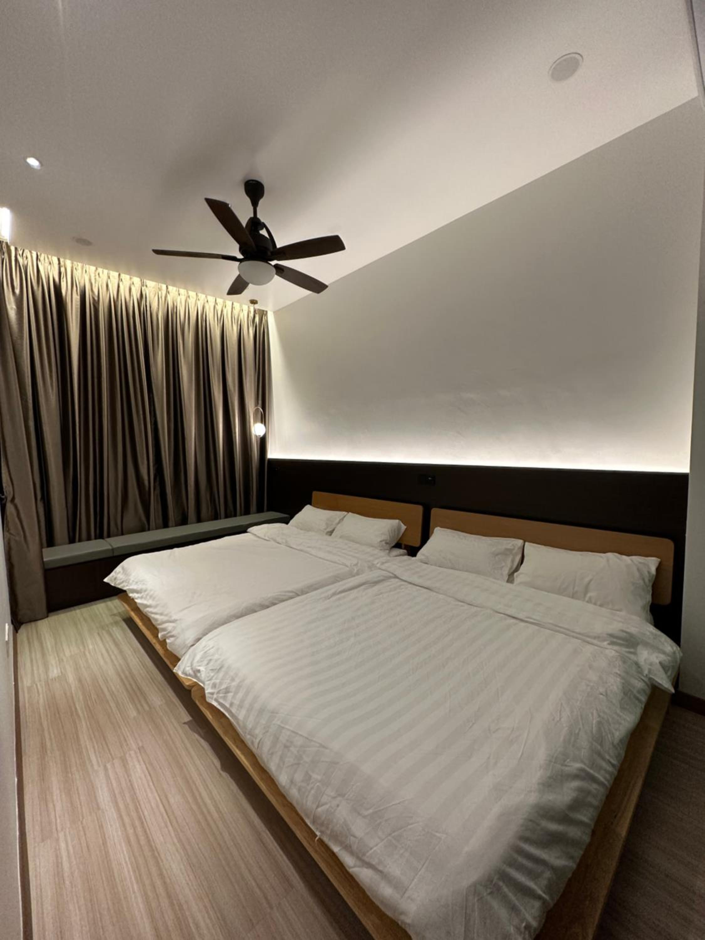 Three-Bedroom Apartment - Photo 6