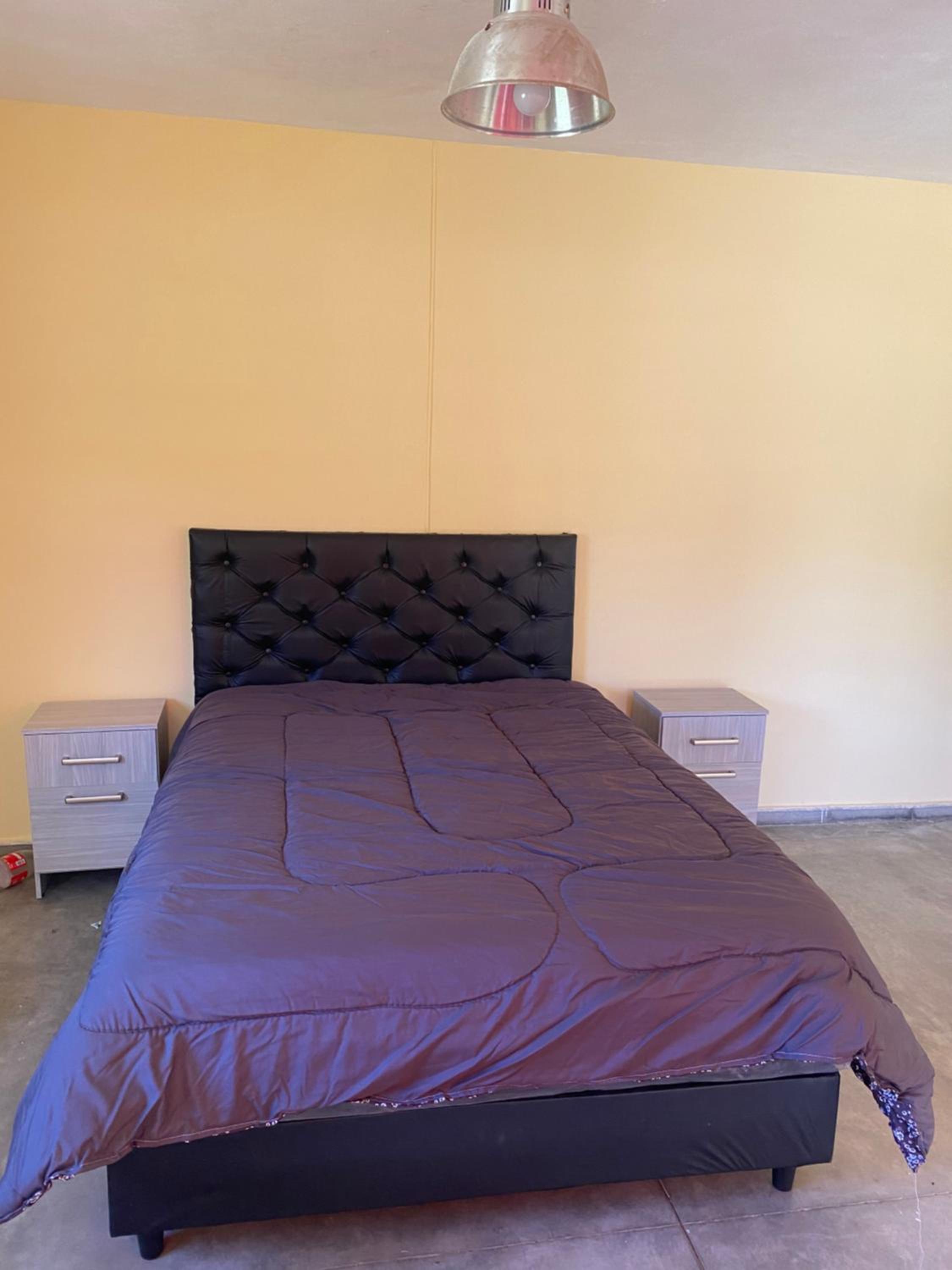 One-Bedroom House photo 1