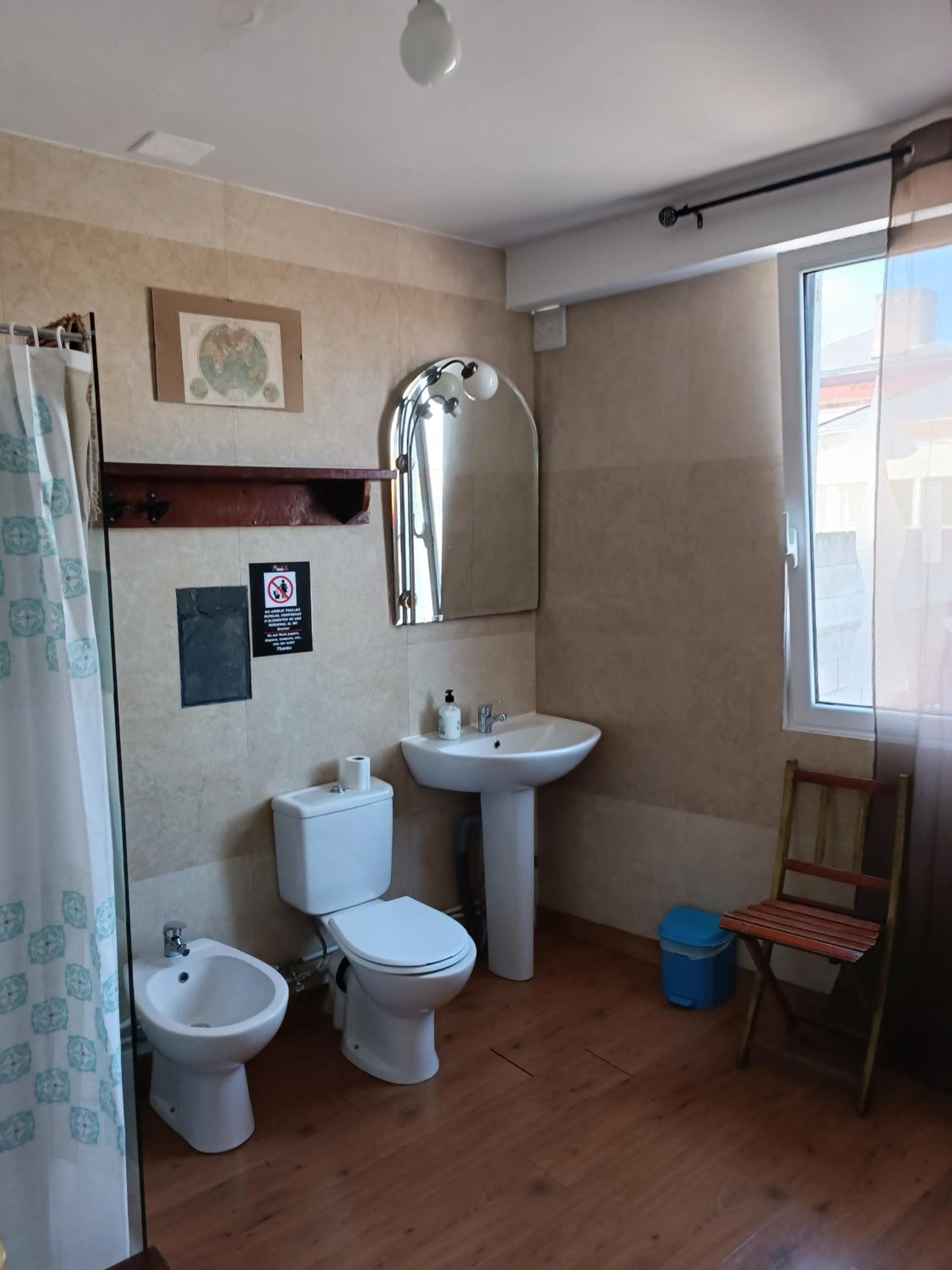 Twin Room with Shared Bathroom photo 2