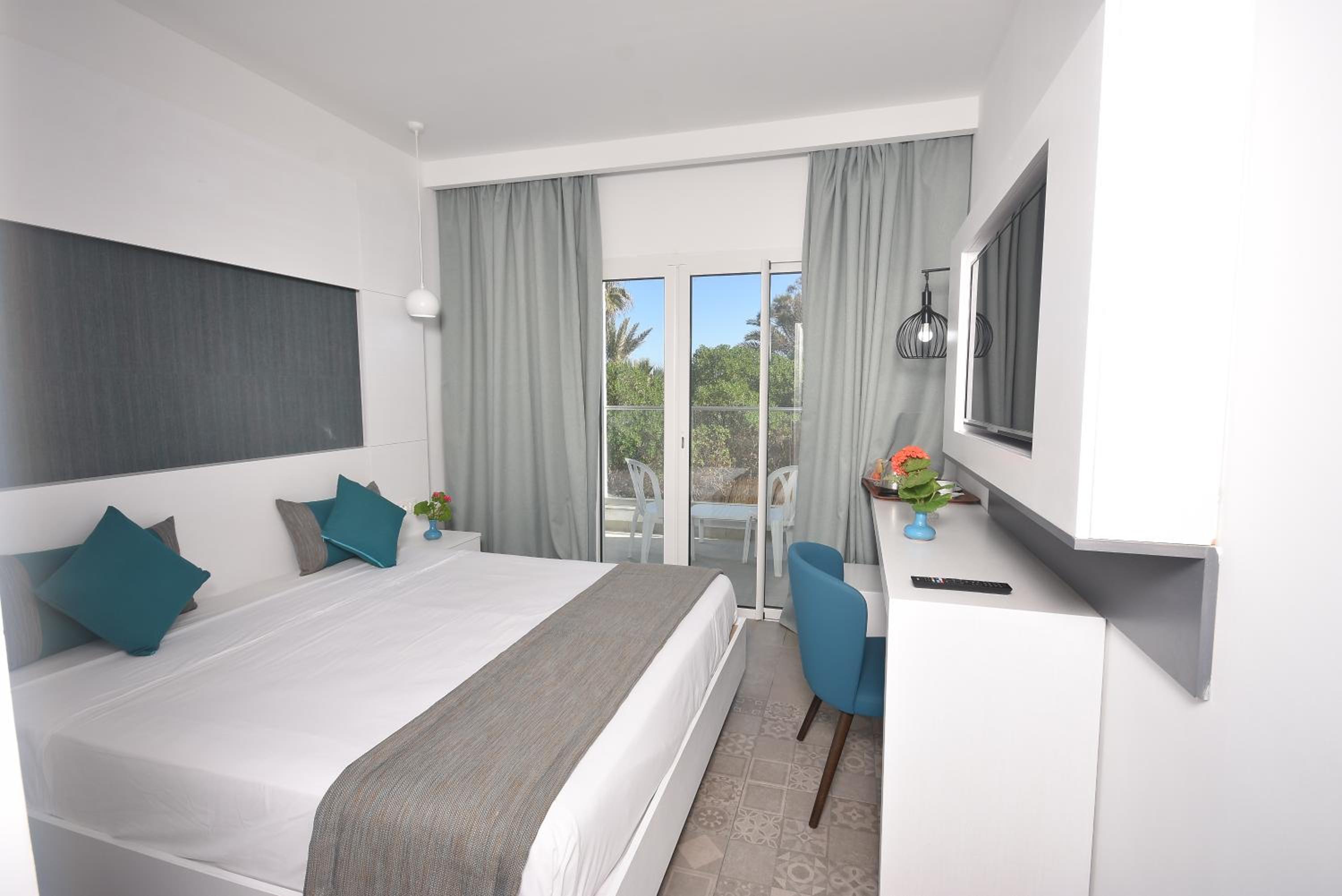 Deluxe Double Room photo 2