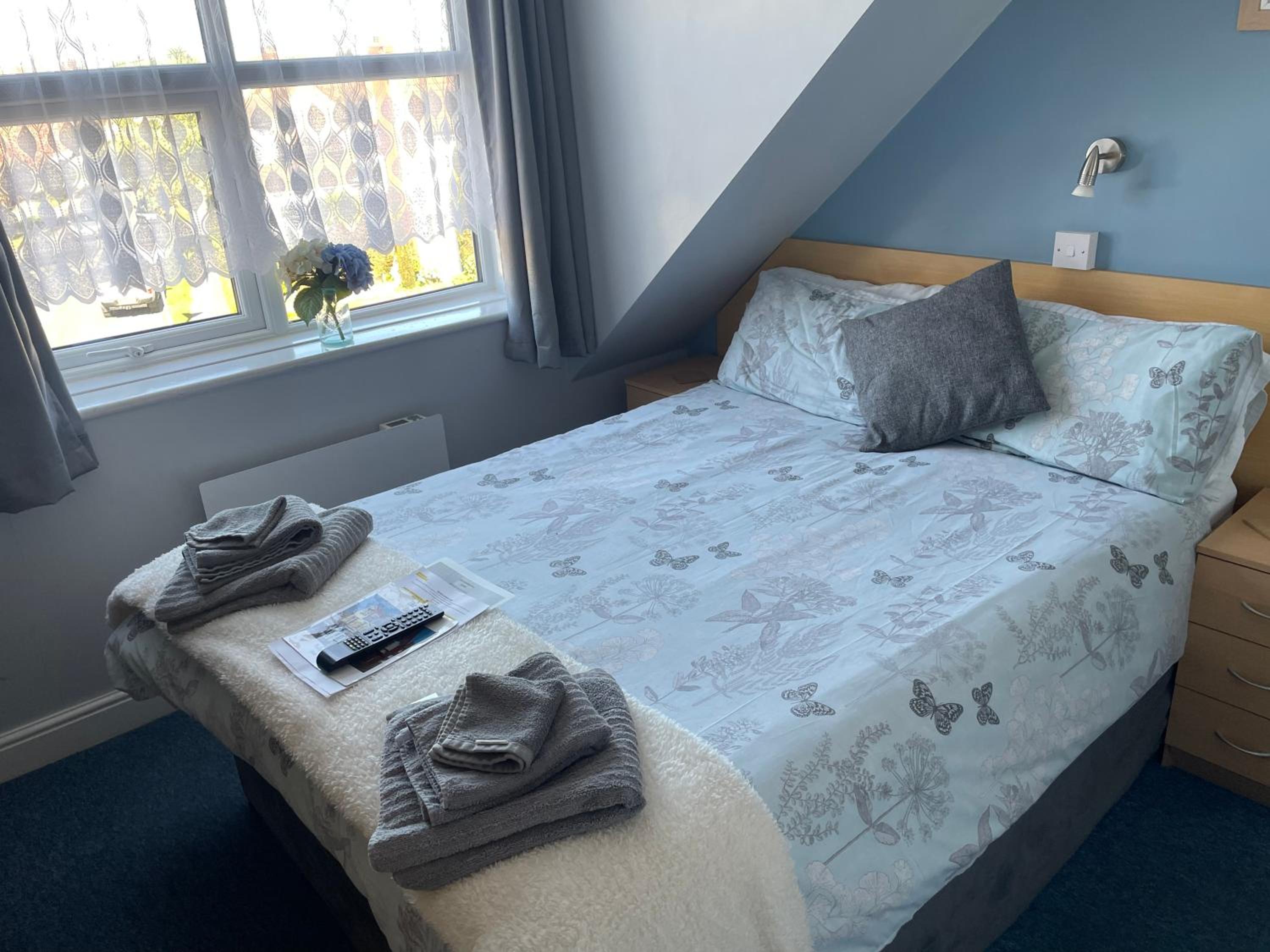 Budget Double Room photo 2