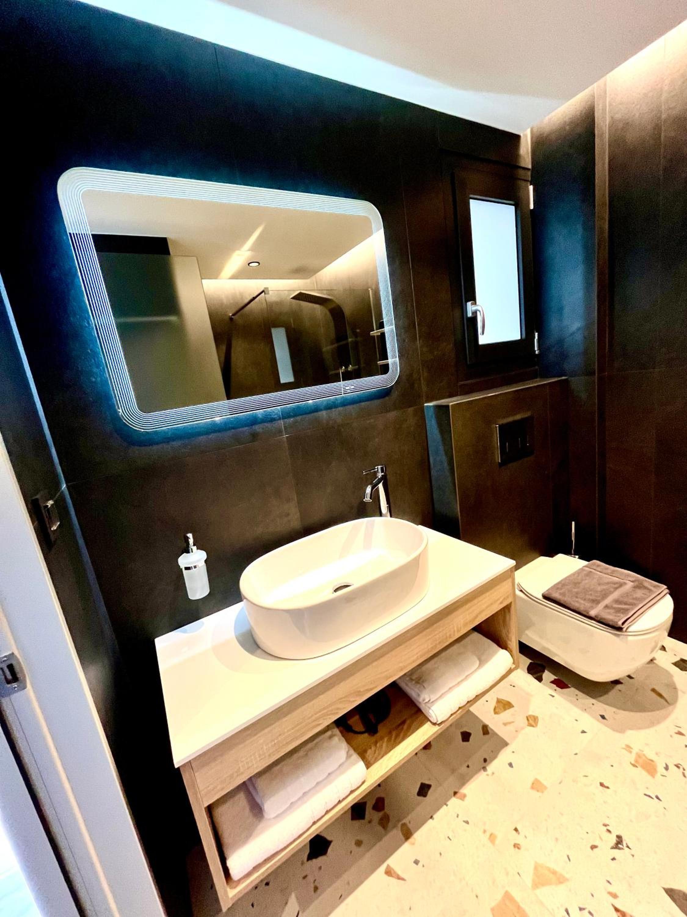 Superior Apartment - Photo 32