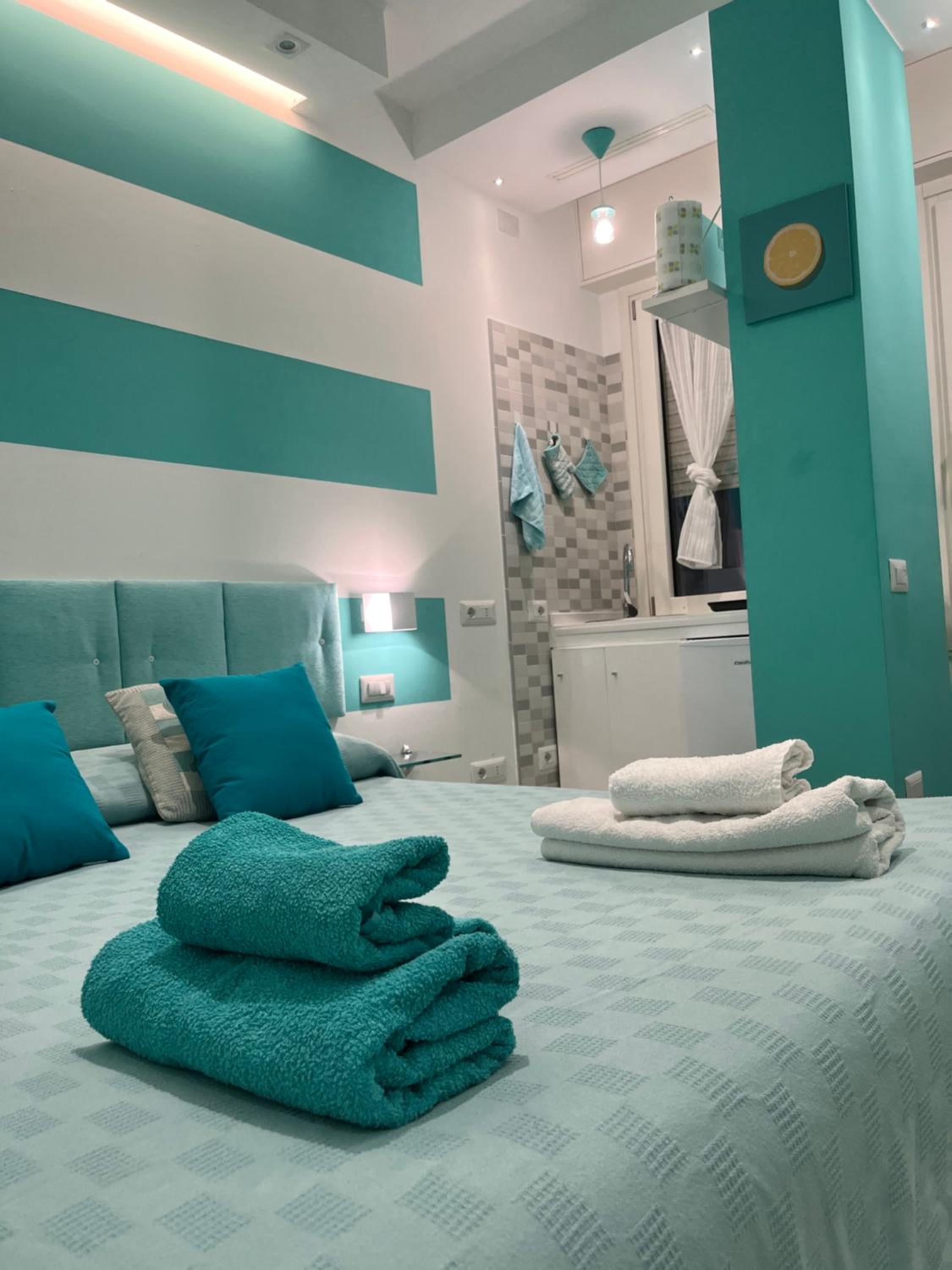 One-Bedroom Apartment - Photo 25