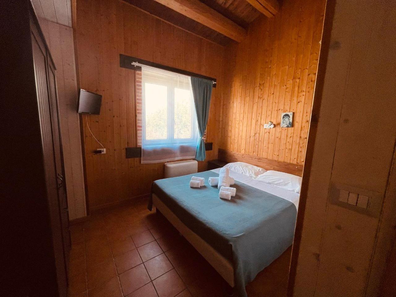 Standard Double Room With Shared Bathroom photo 1