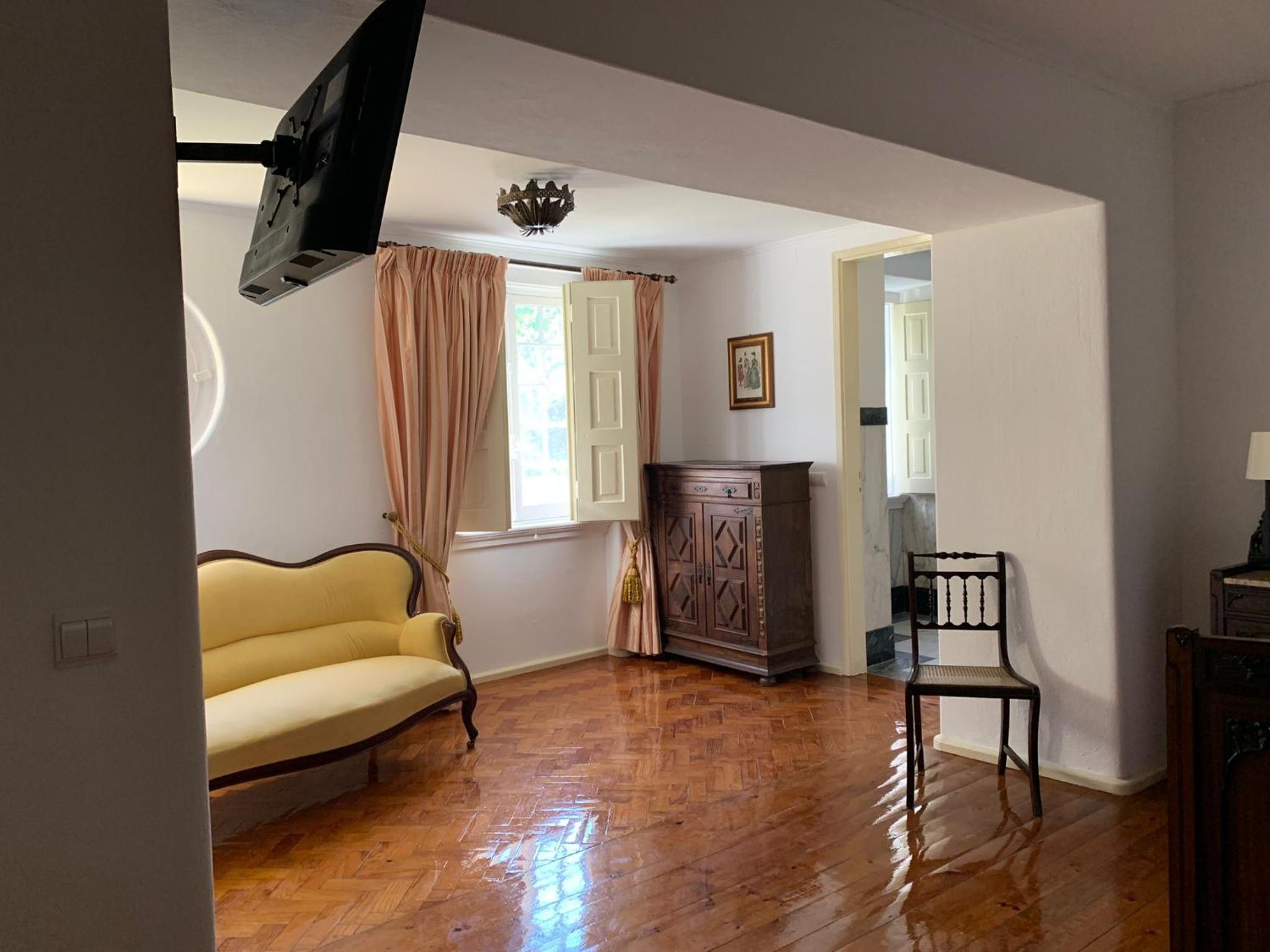 Twin Room - Photo 2
