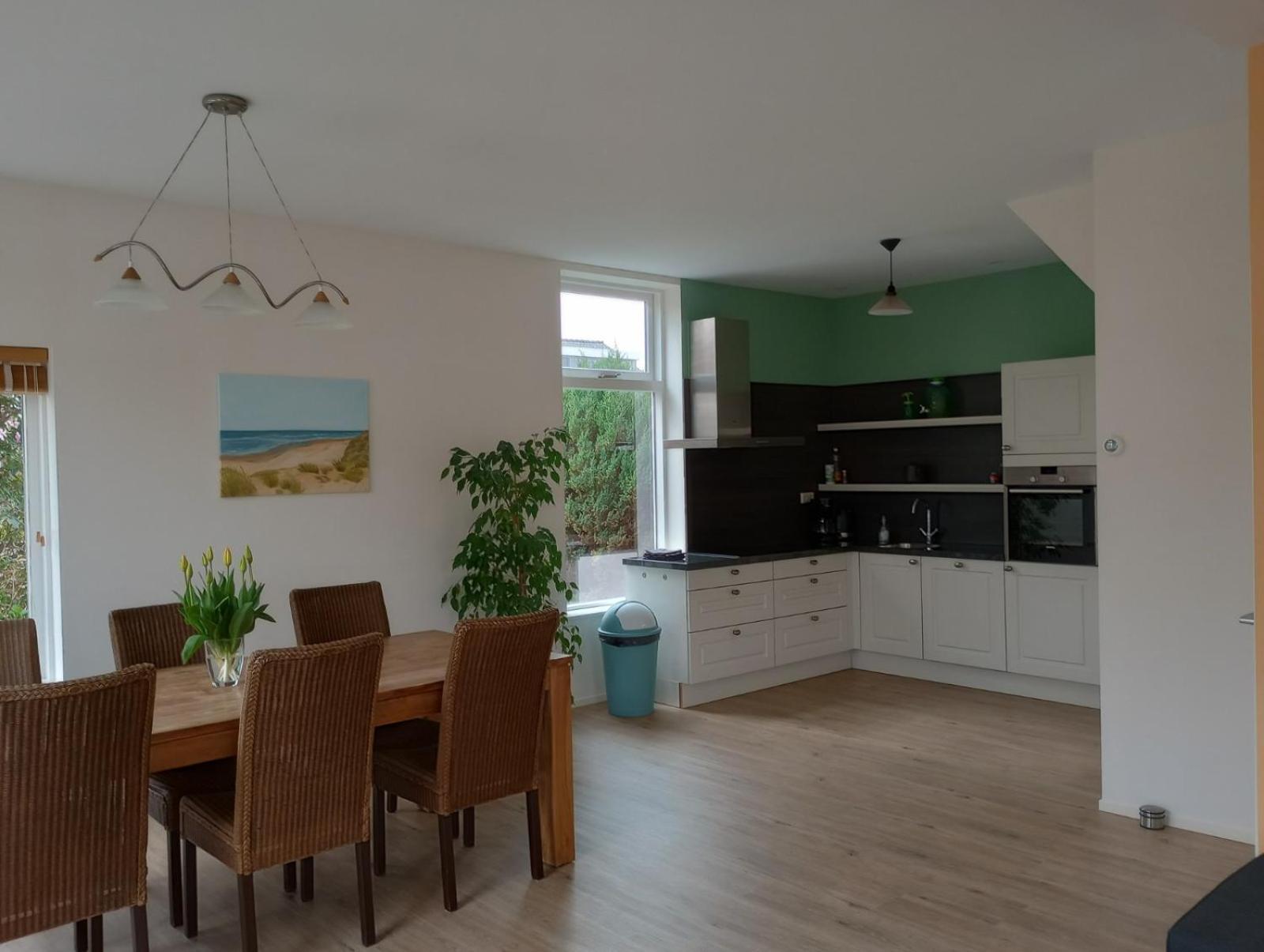 Three-Bedroom House photo 3