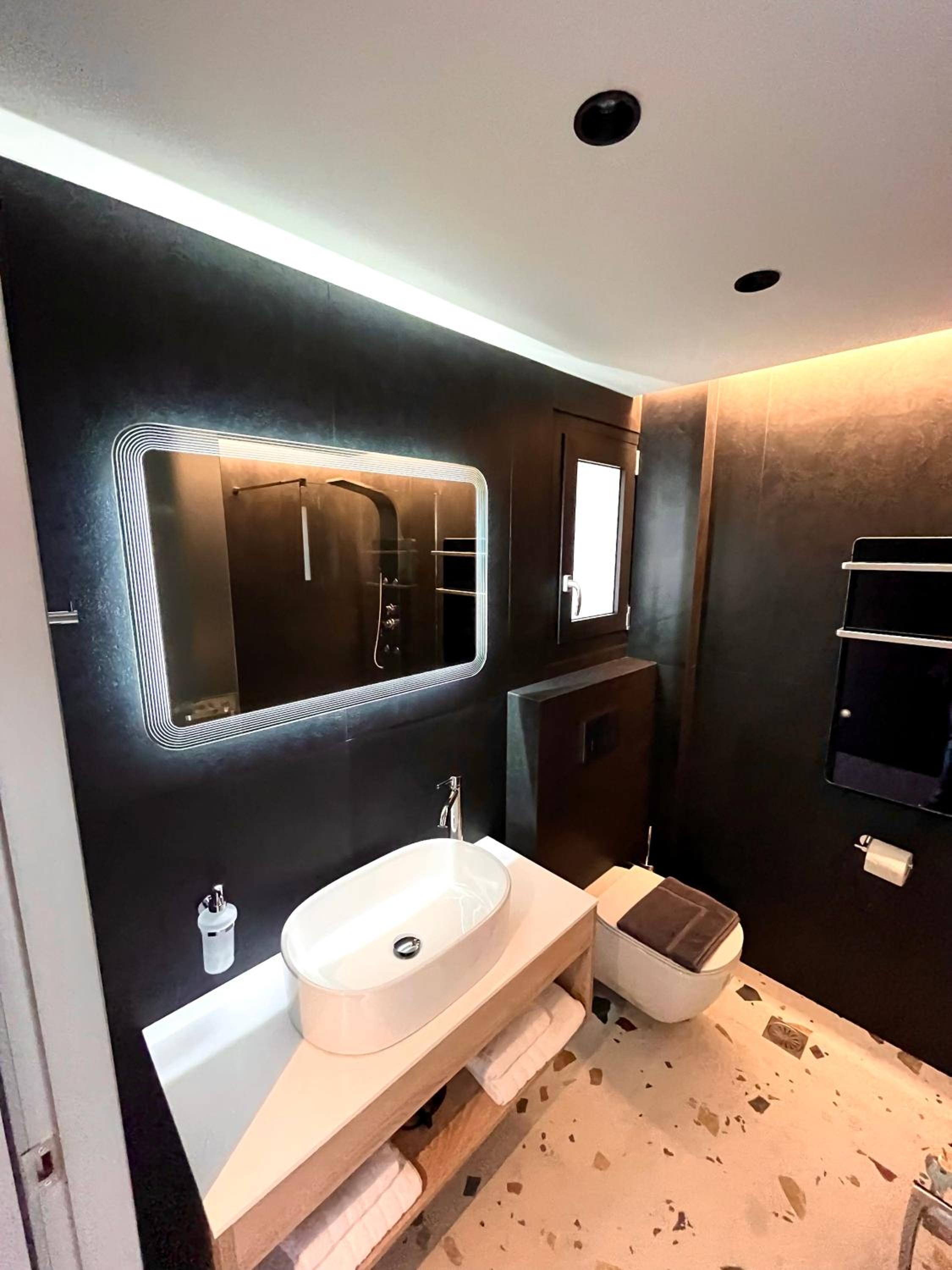 Junior Suite with Mountain View - Photo 16