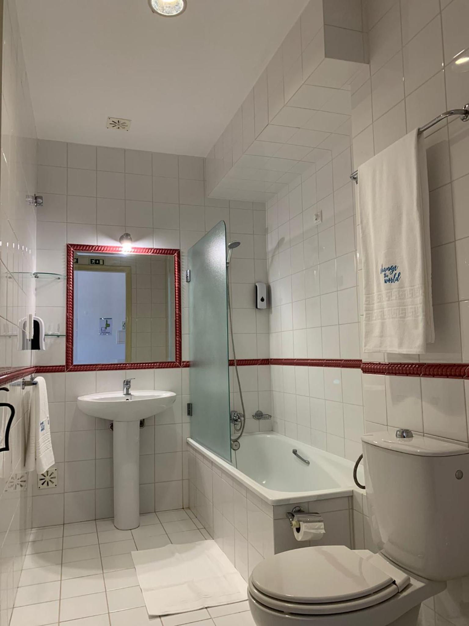 Standard Double Room - Photo 6