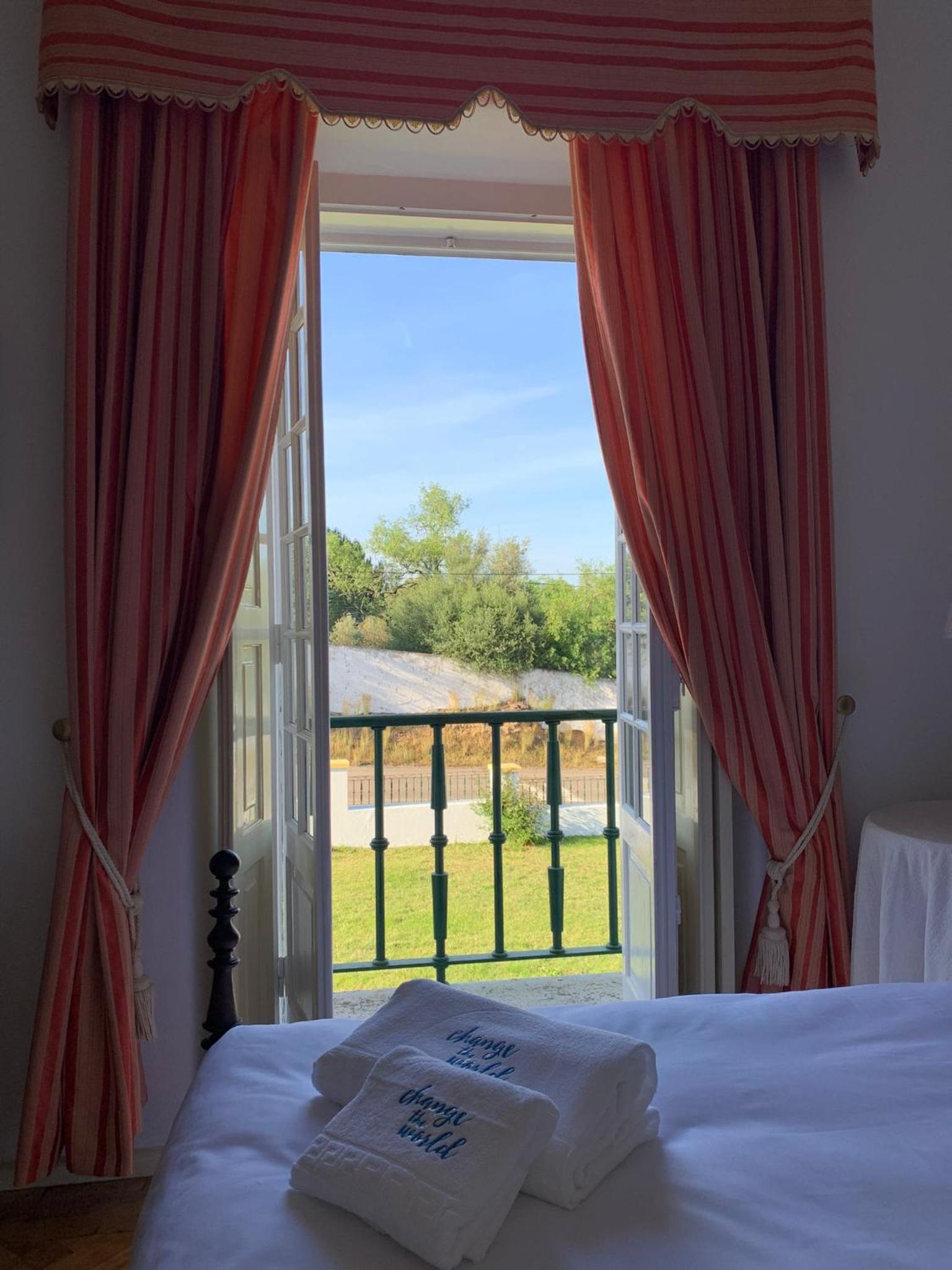 Standard Double Room - Photo 9
