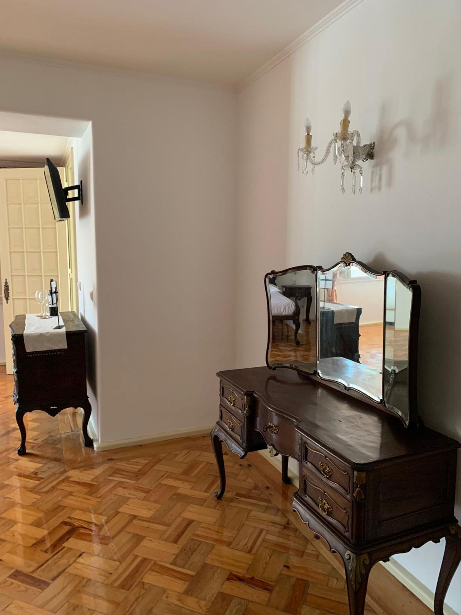 Deluxe Room - Photo 13