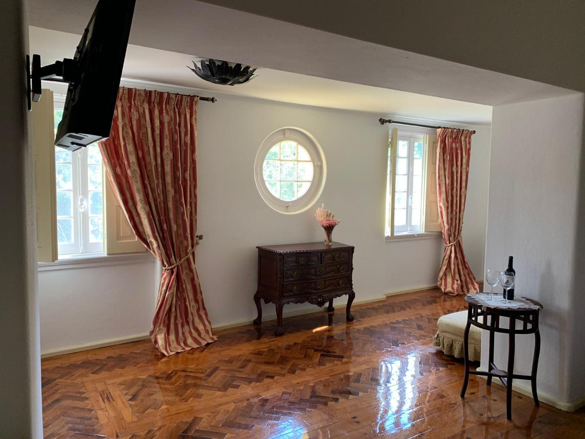 Deluxe Room - Photo 7