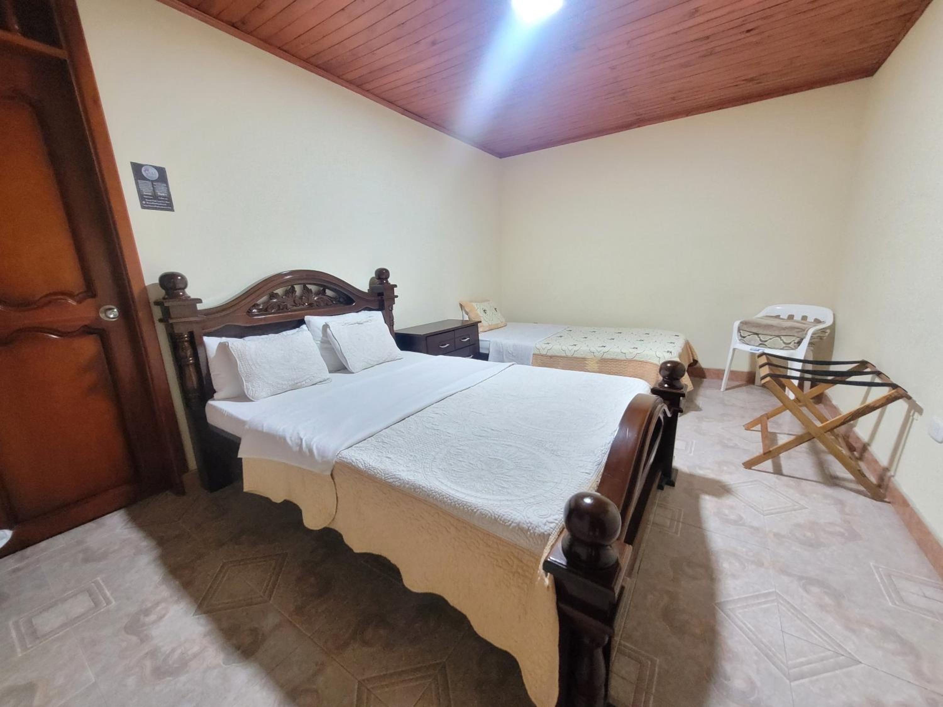 Triple Room with Private Bathroom photo 3