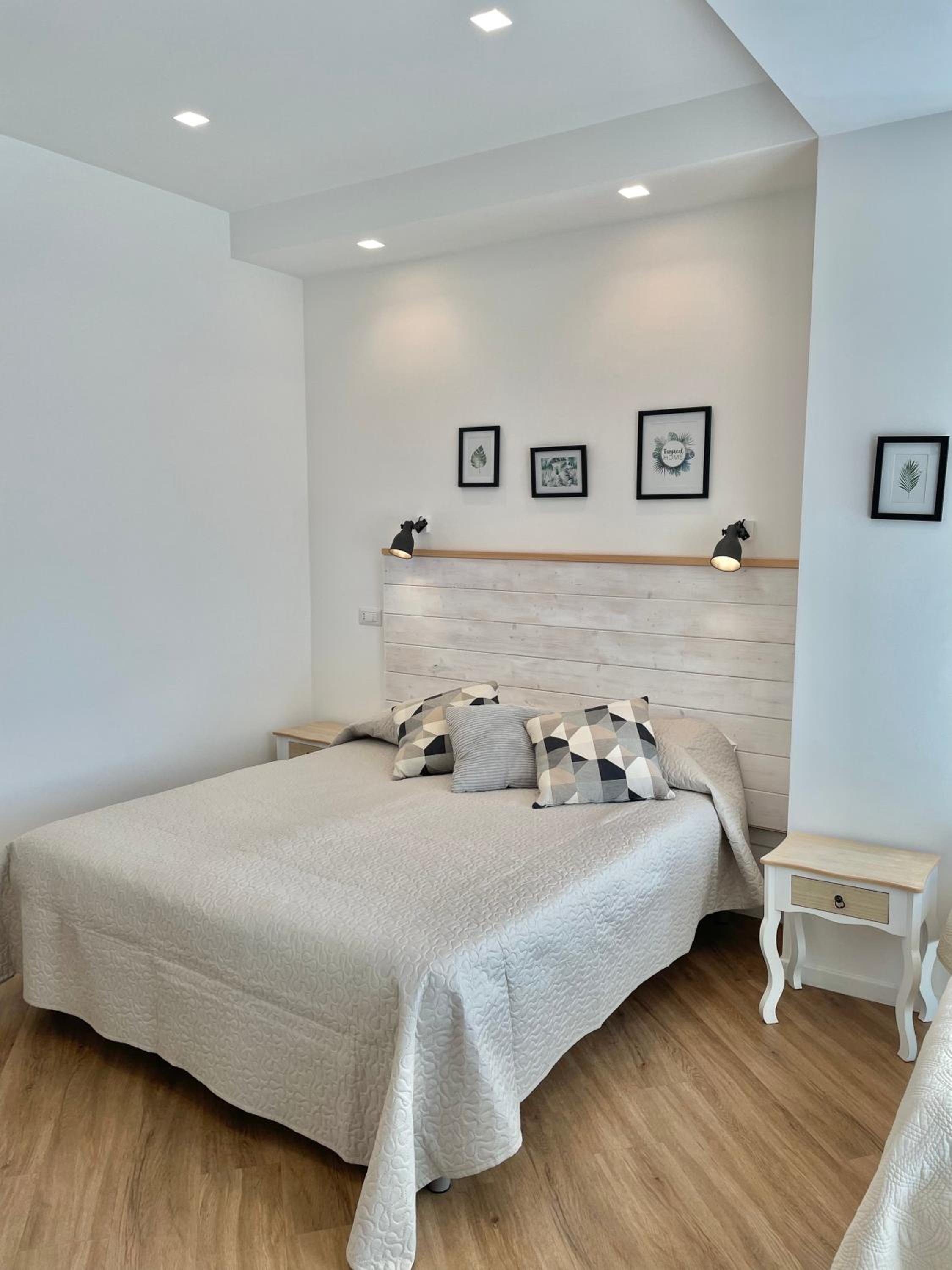 Triple Room with Private Bathroom photo 2