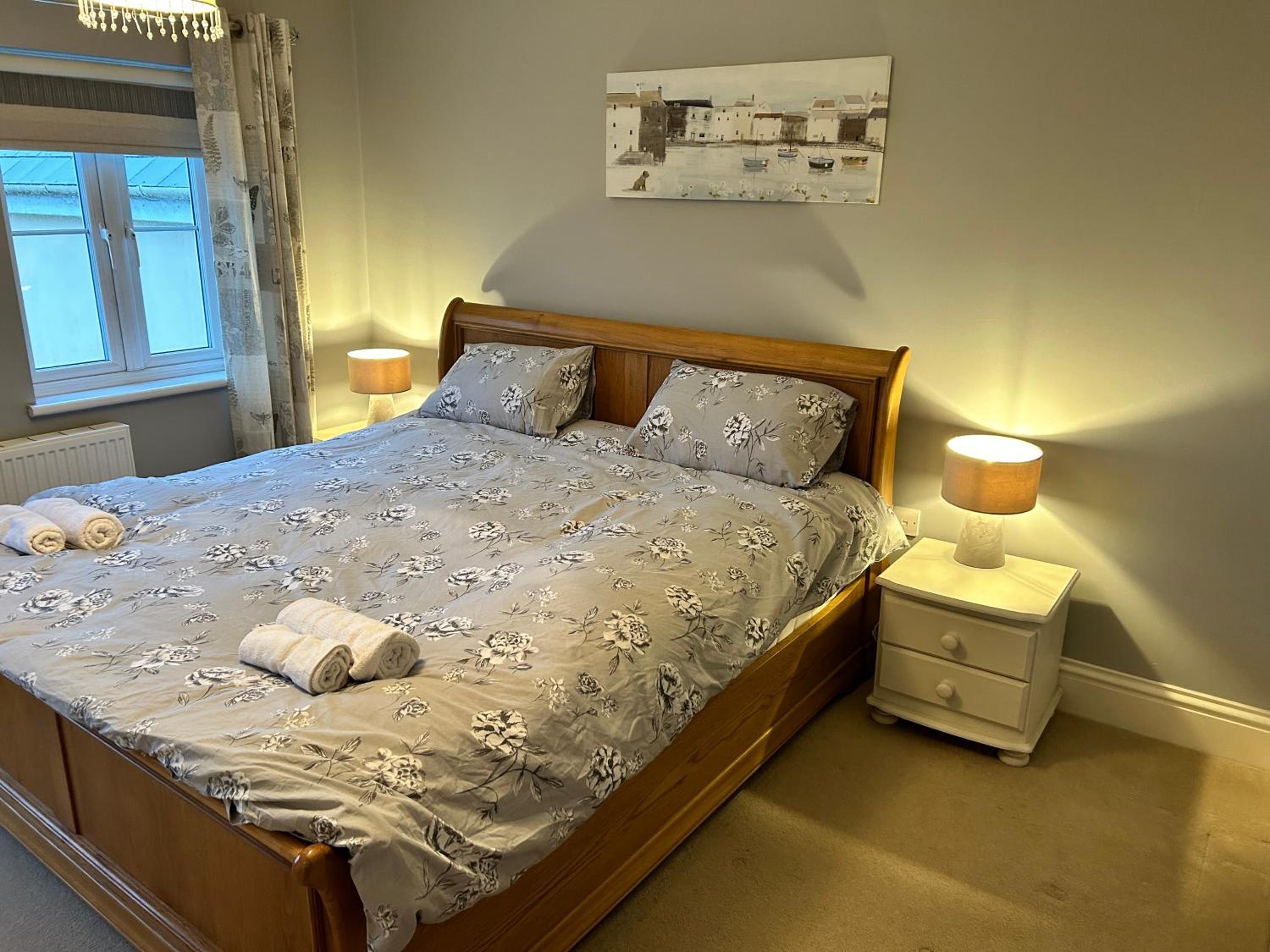 Three-Bedroom House photo 2