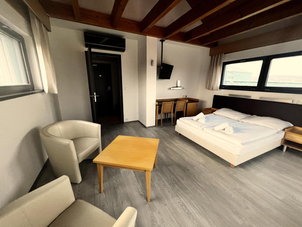 Double Room - Photo 2