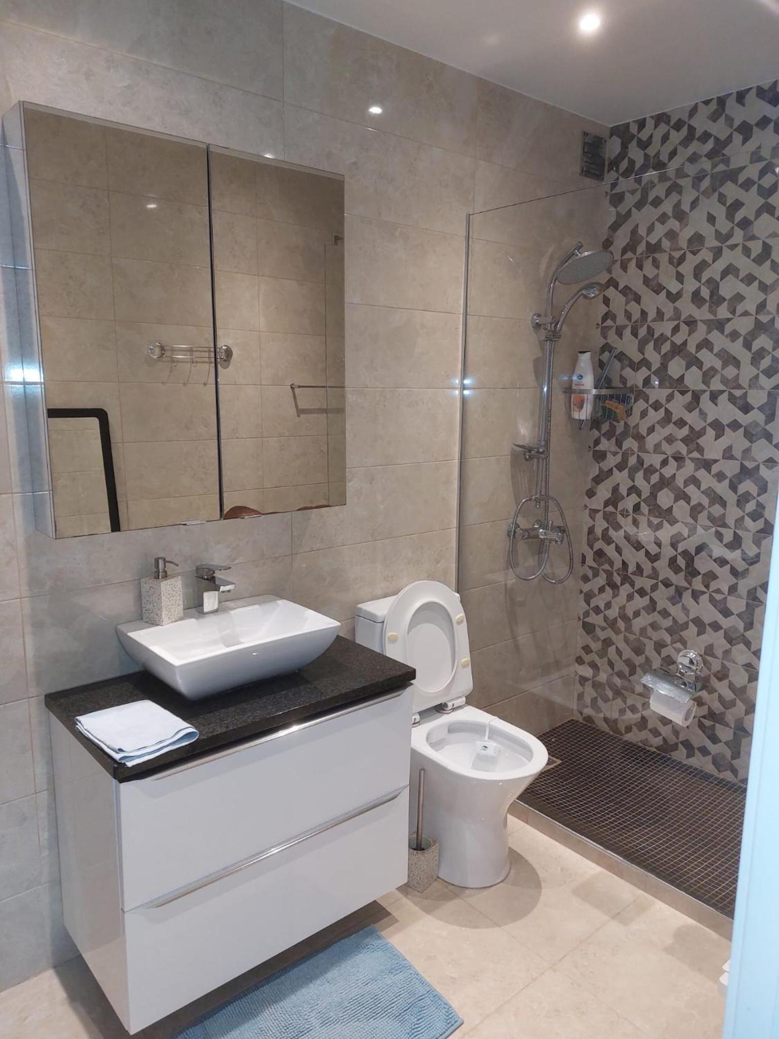 Suite - Photo 4